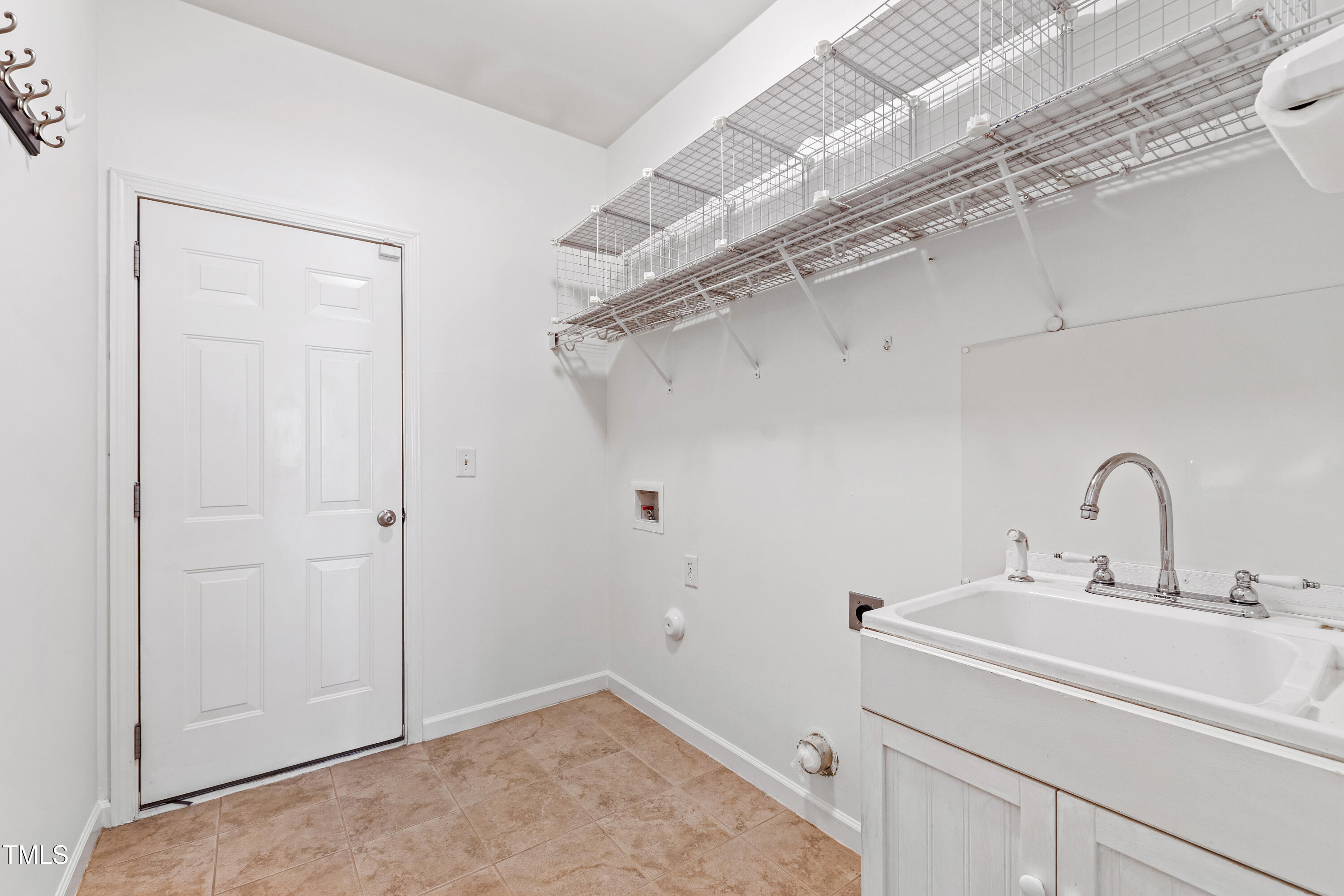 6111 Leesburg Lane