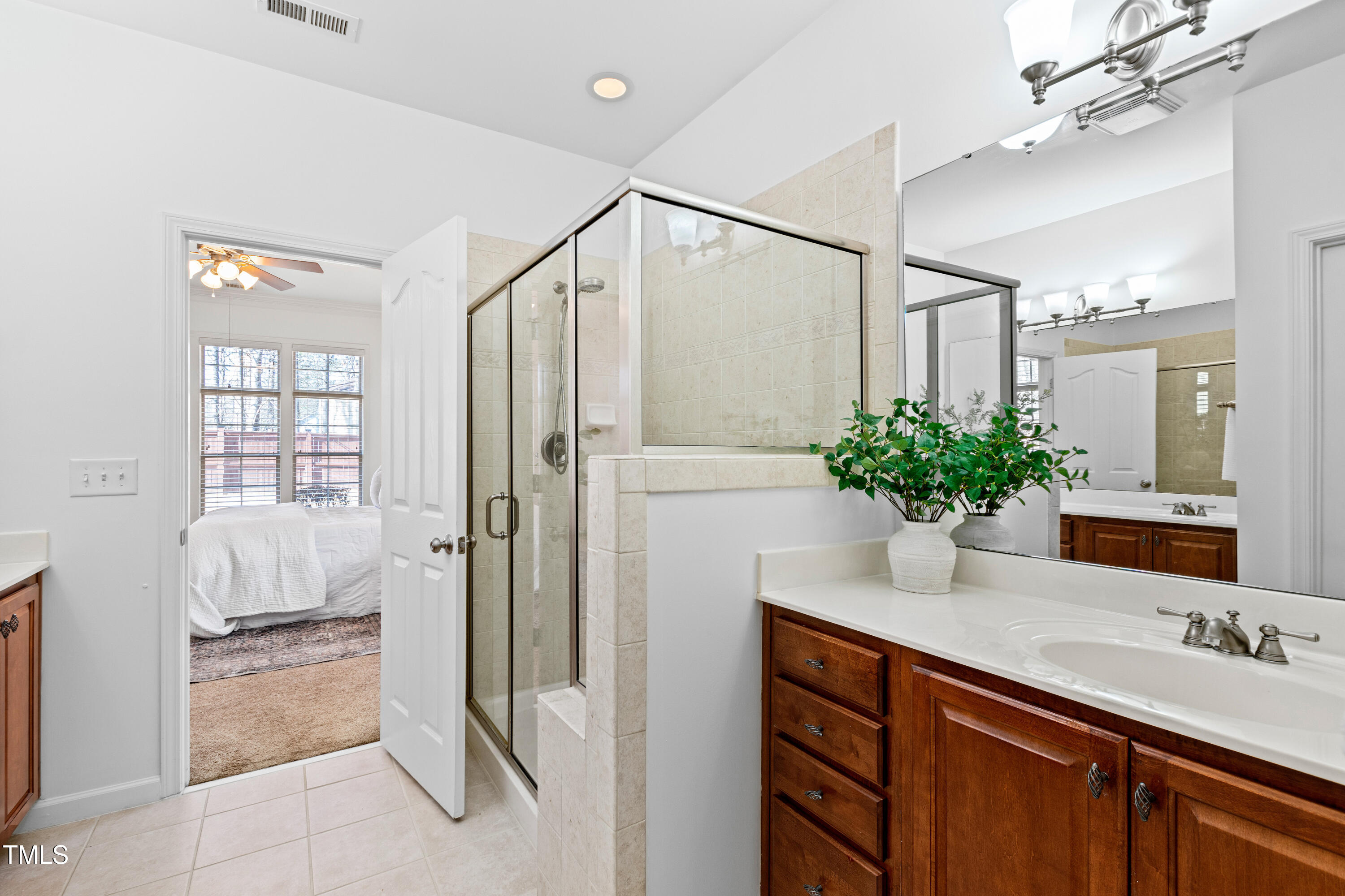 6111 Leesburg Lane