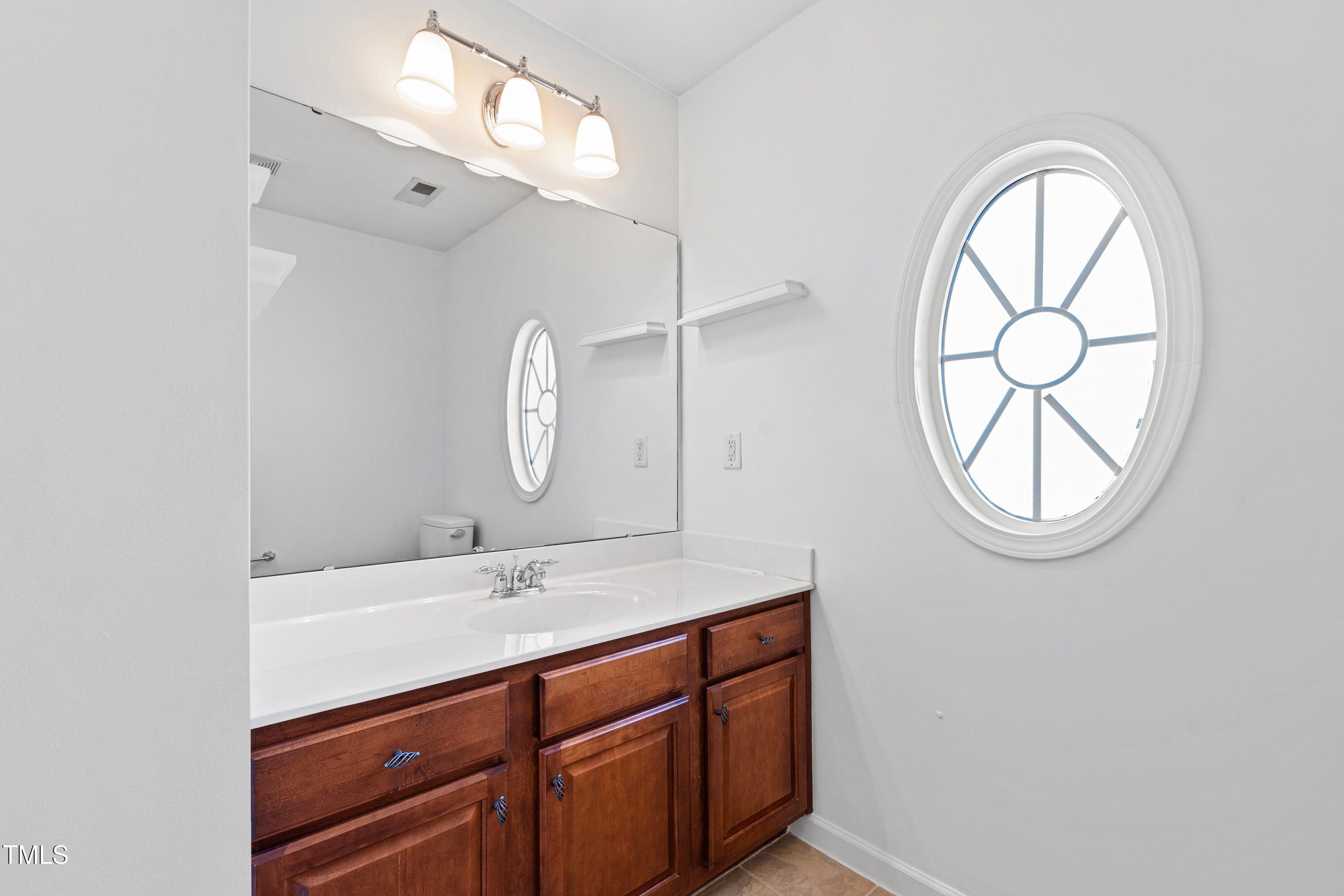 6111 Leesburg Lane