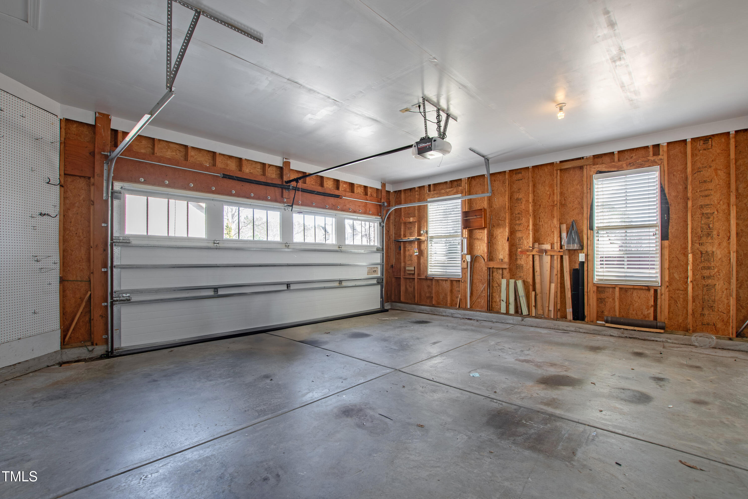 6111 Leesburg Lane