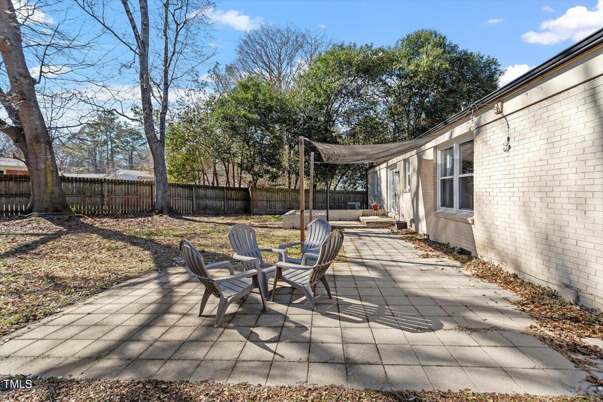 1005 Helms Place