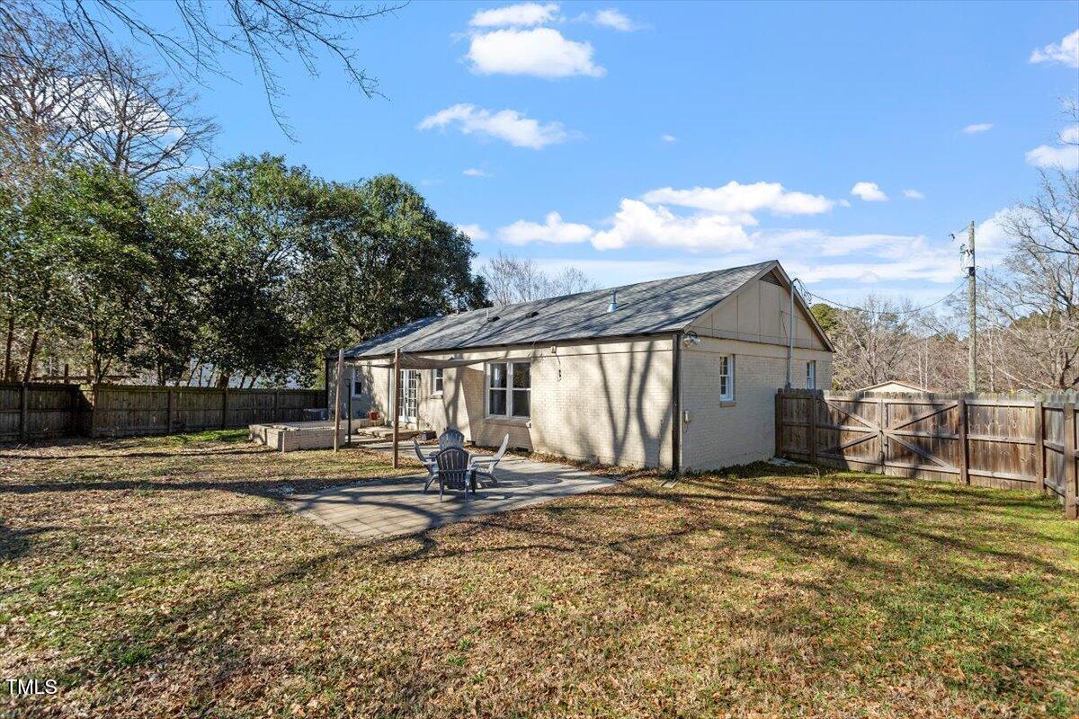 1005 Helms Place