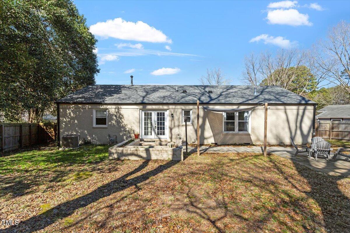 1005 Helms Place