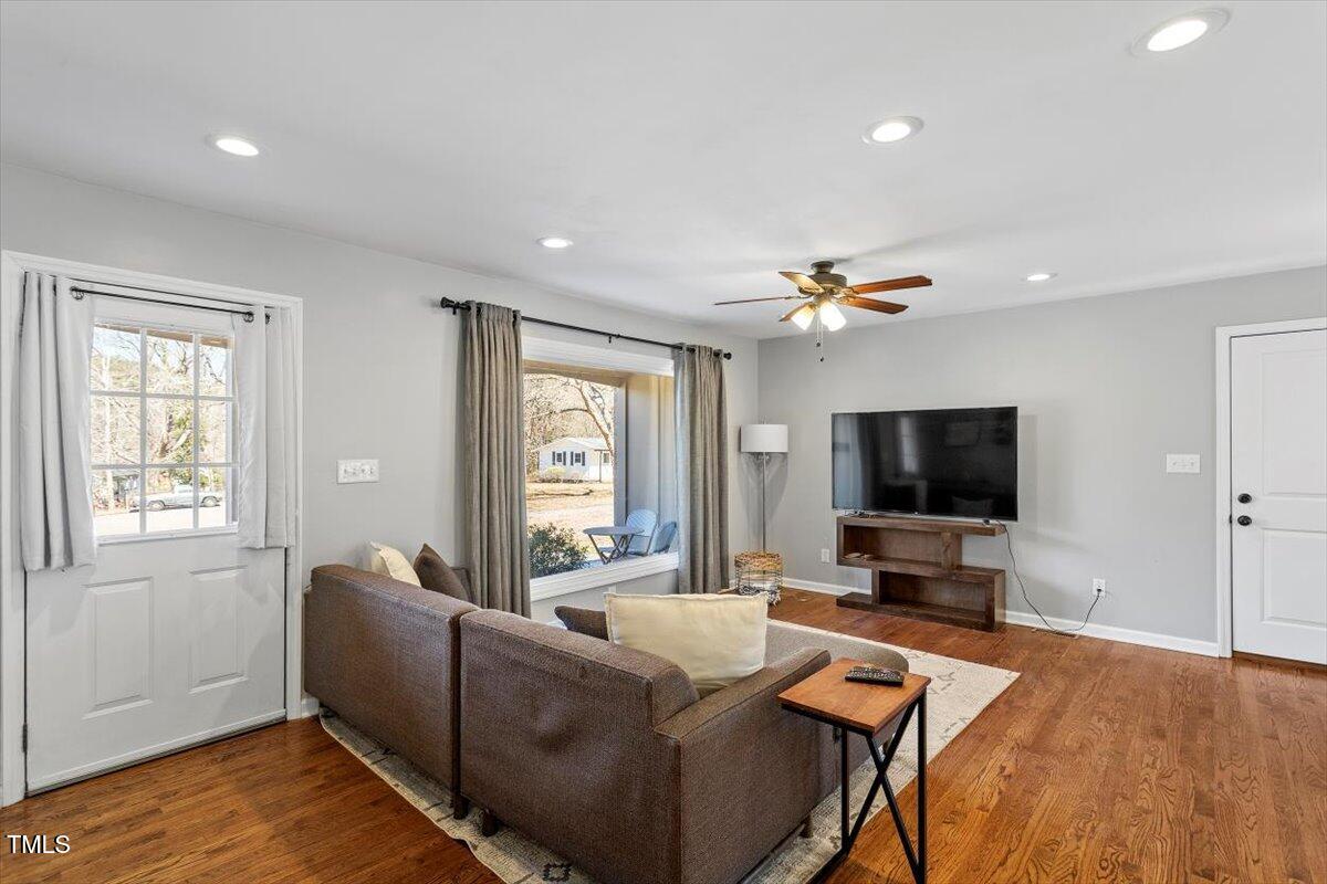 1005 Helms Place