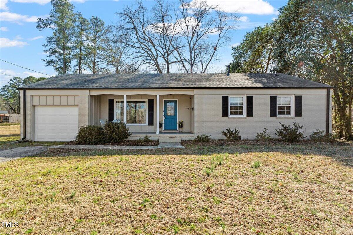 1005 Helms Place