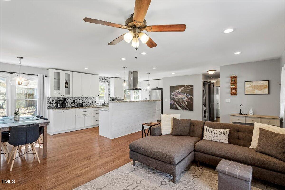 1005 Helms Place