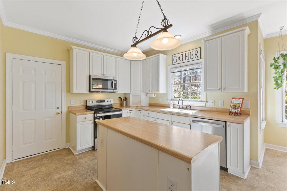4617 Wee Burn Trail