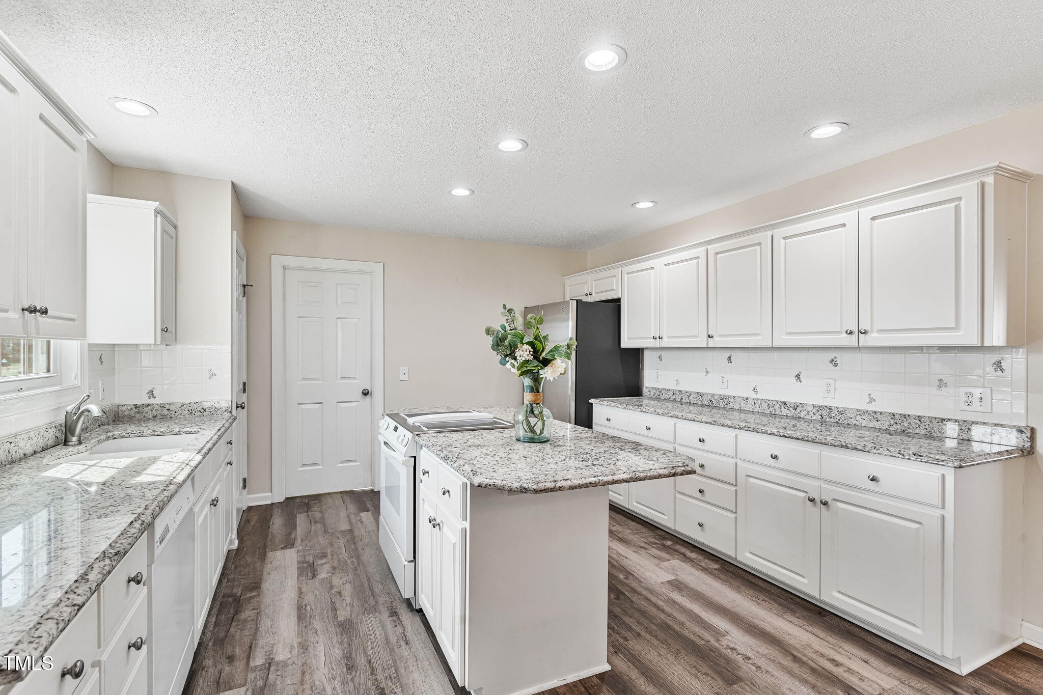 109 Rolling Oaks Lane