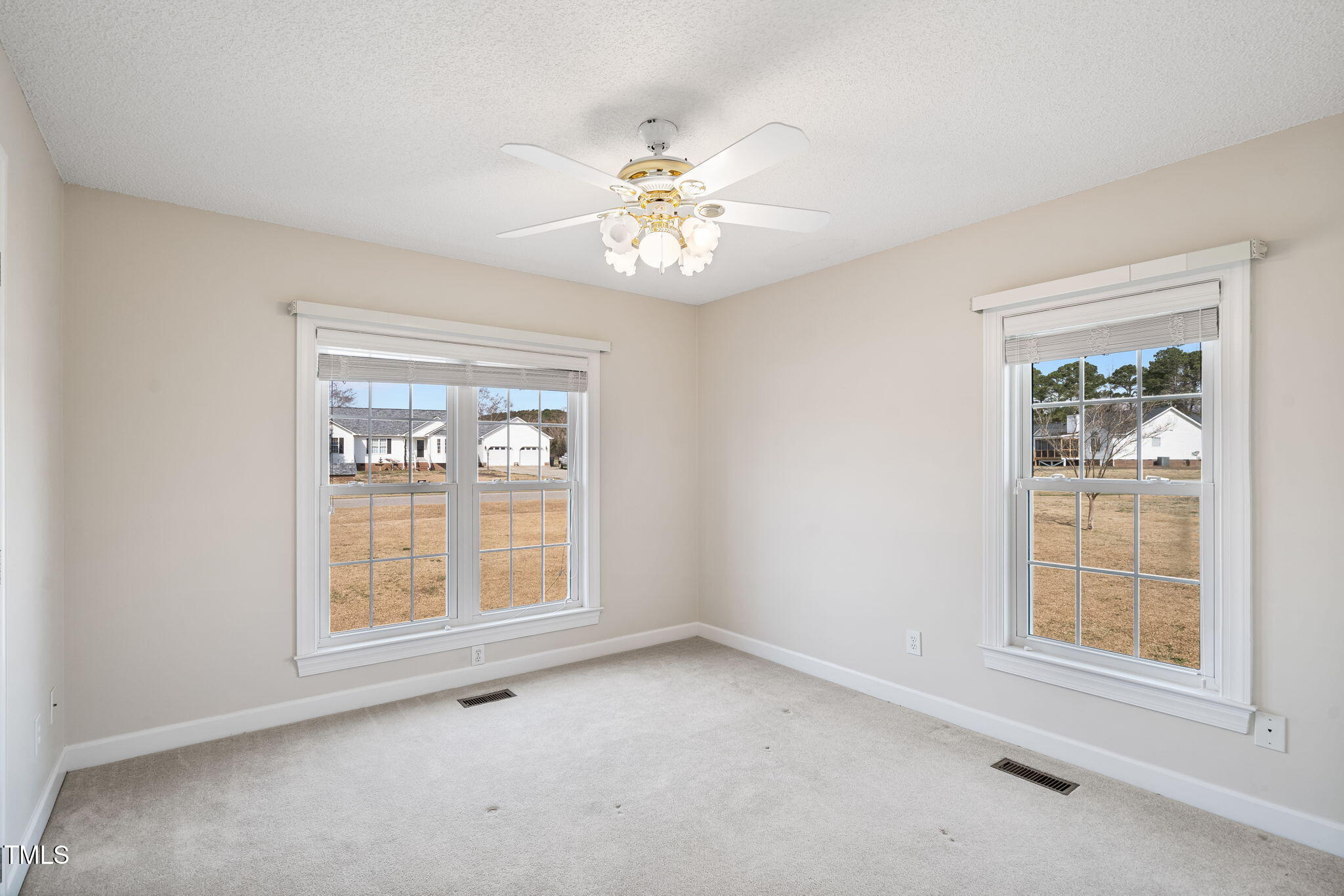 109 Rolling Oaks Lane
