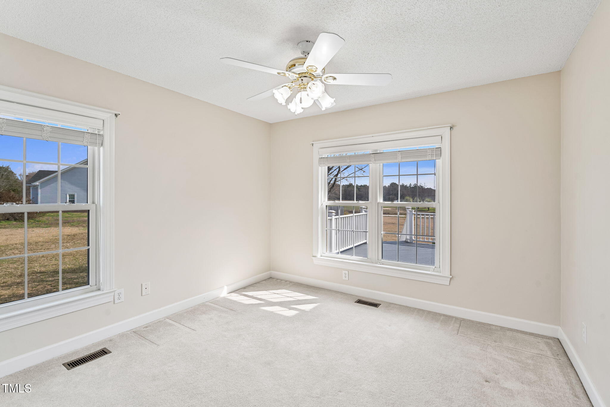 109 Rolling Oaks Lane