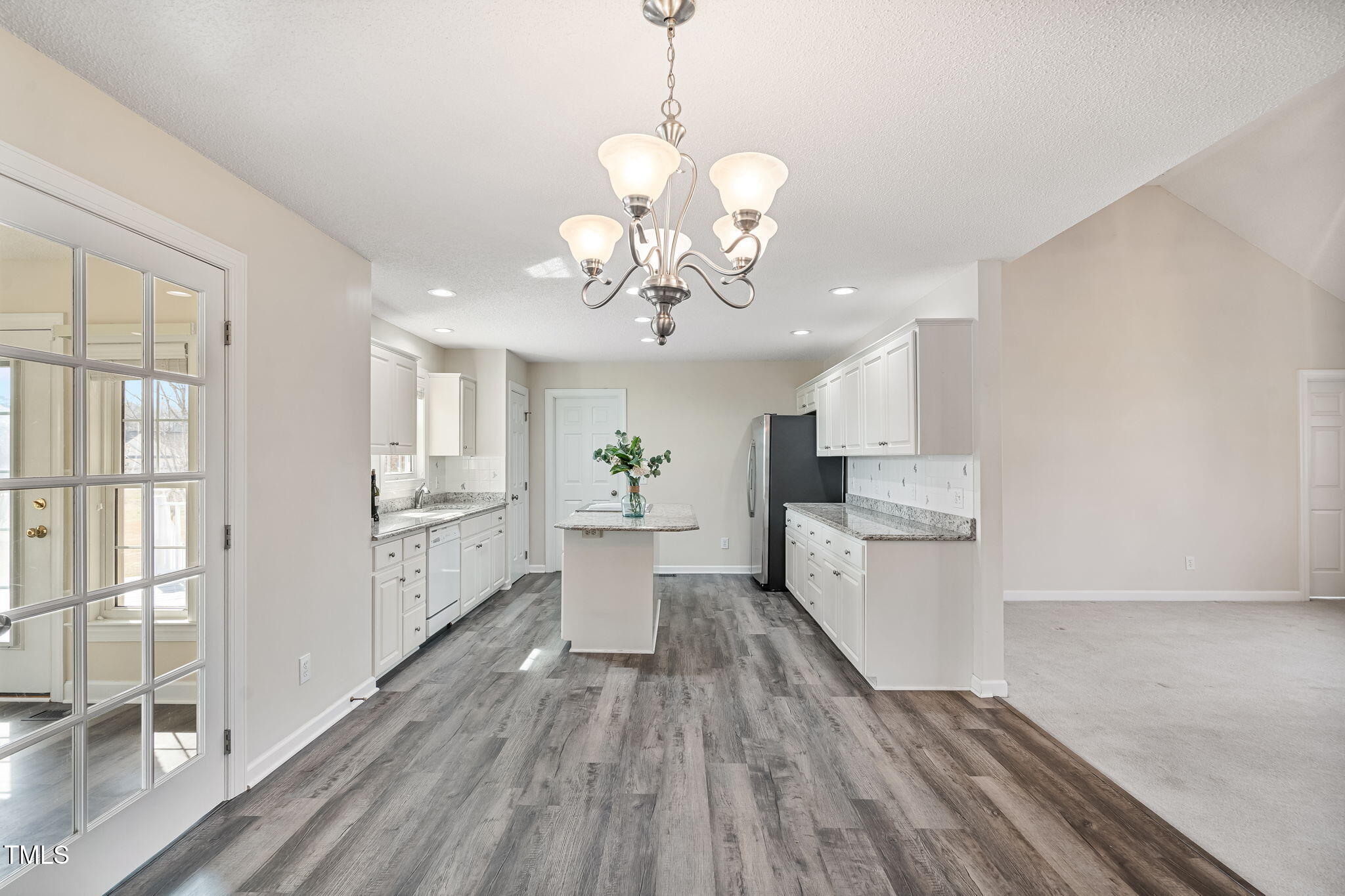 109 Rolling Oaks Lane