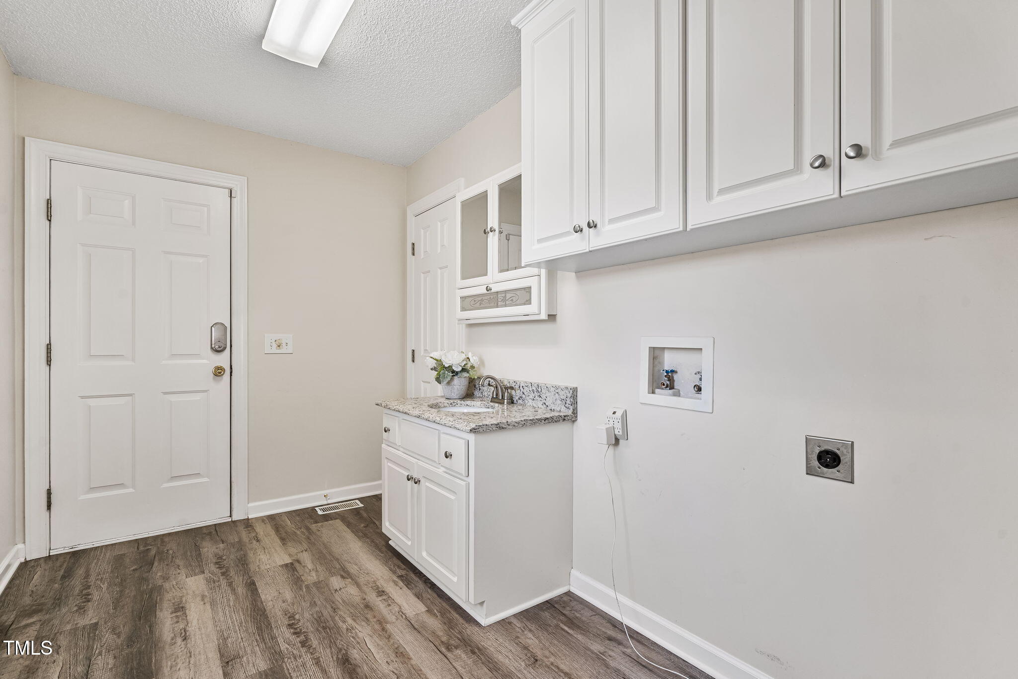 109 Rolling Oaks Lane