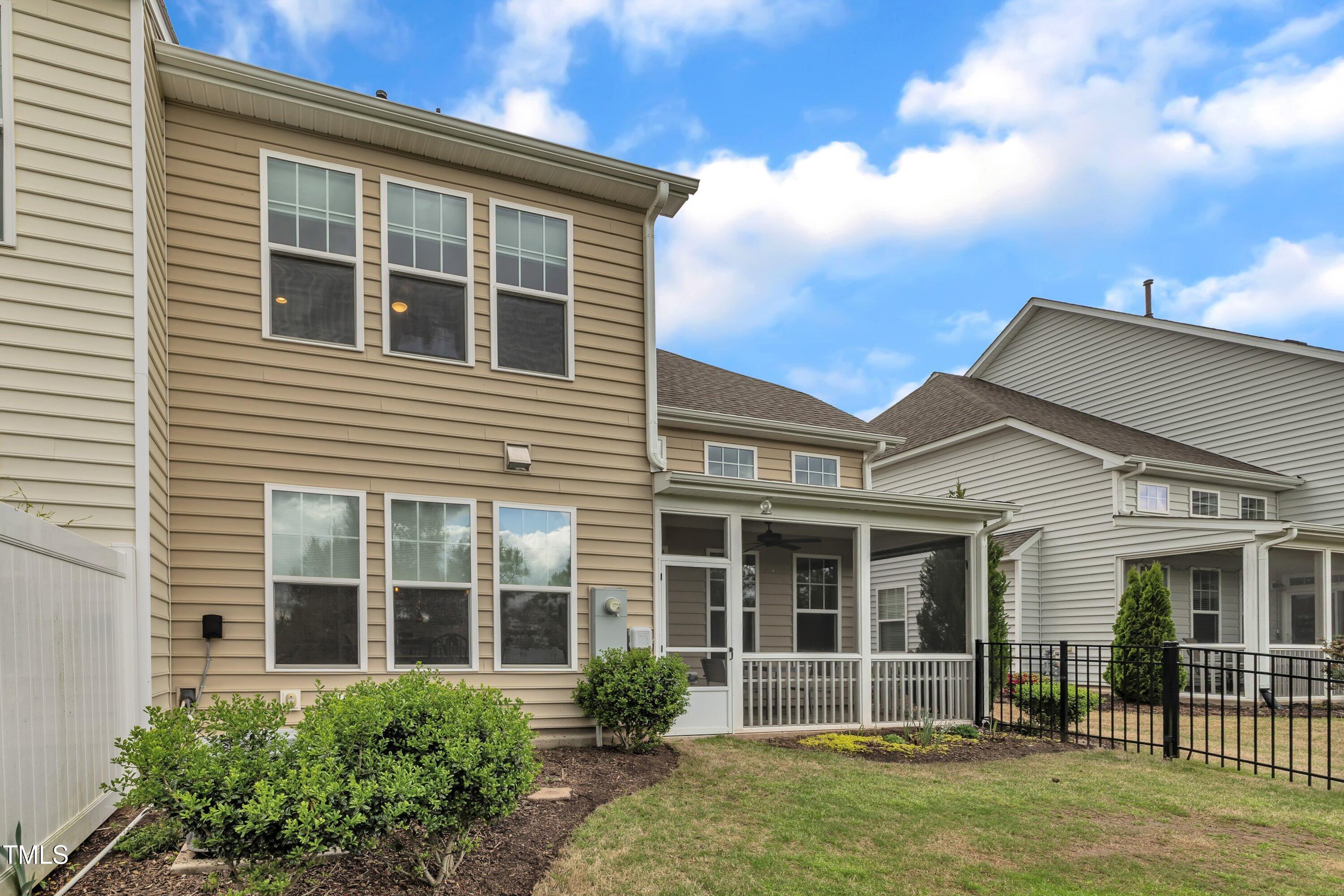 318 Acorn Hollow Place