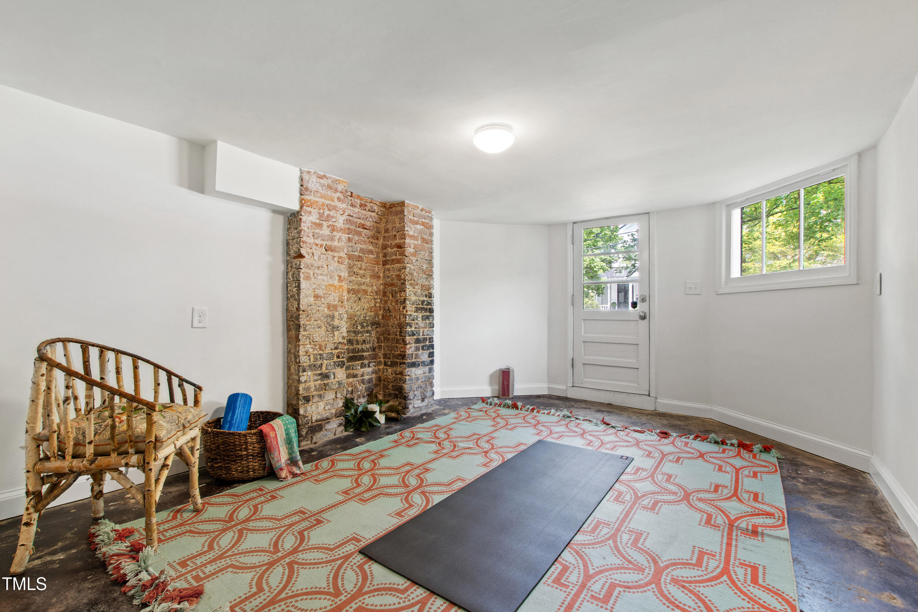 130 N Bloodworth Street