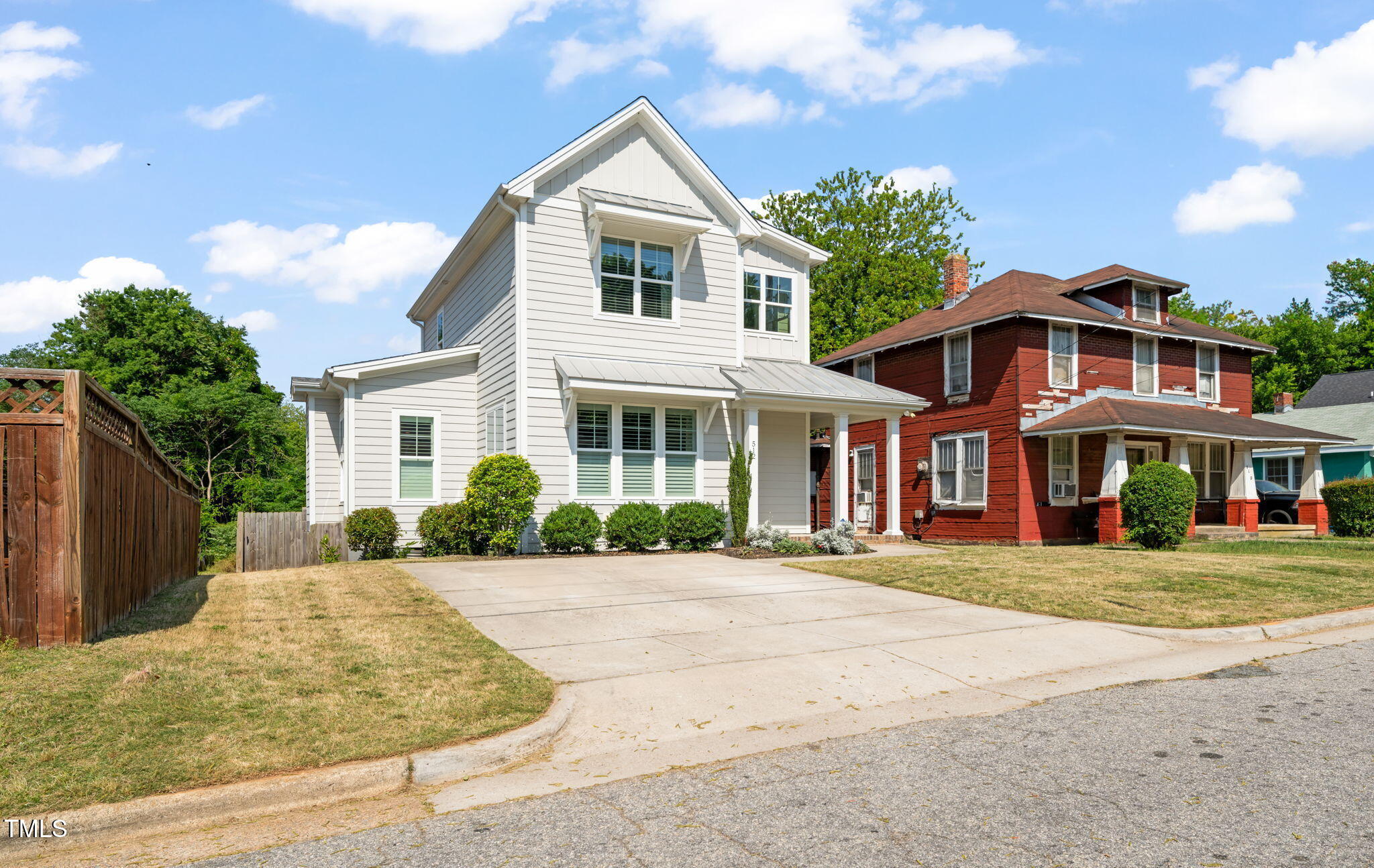 512 Montague Lane