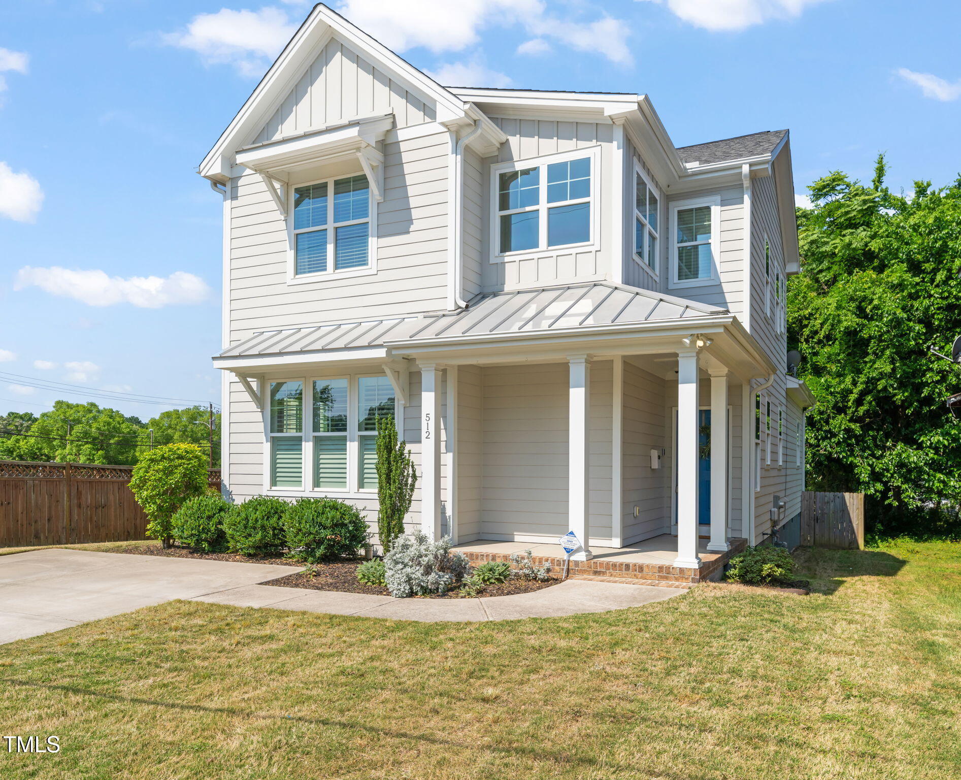 512 Montague Lane