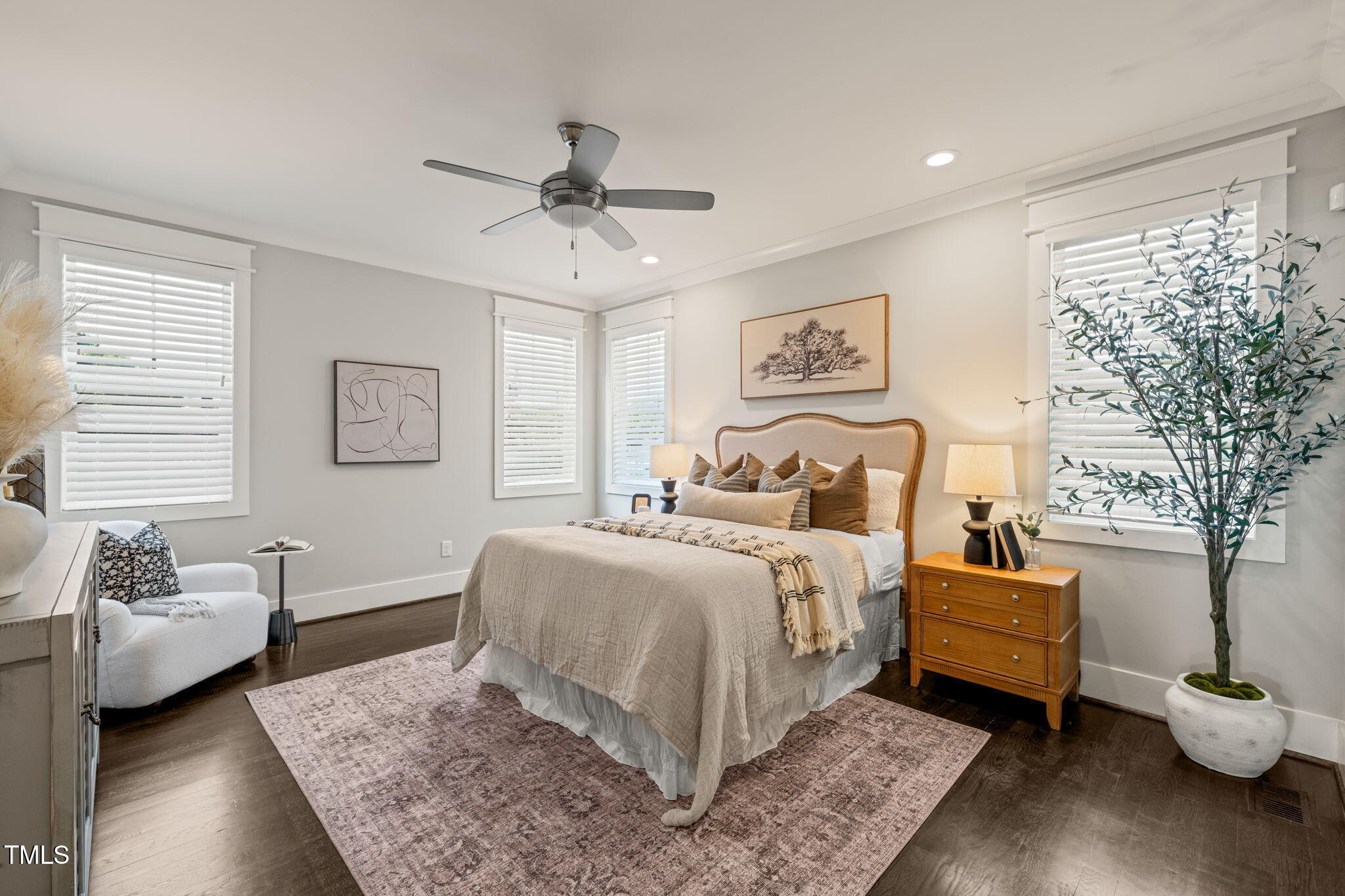 512 Montague Lane