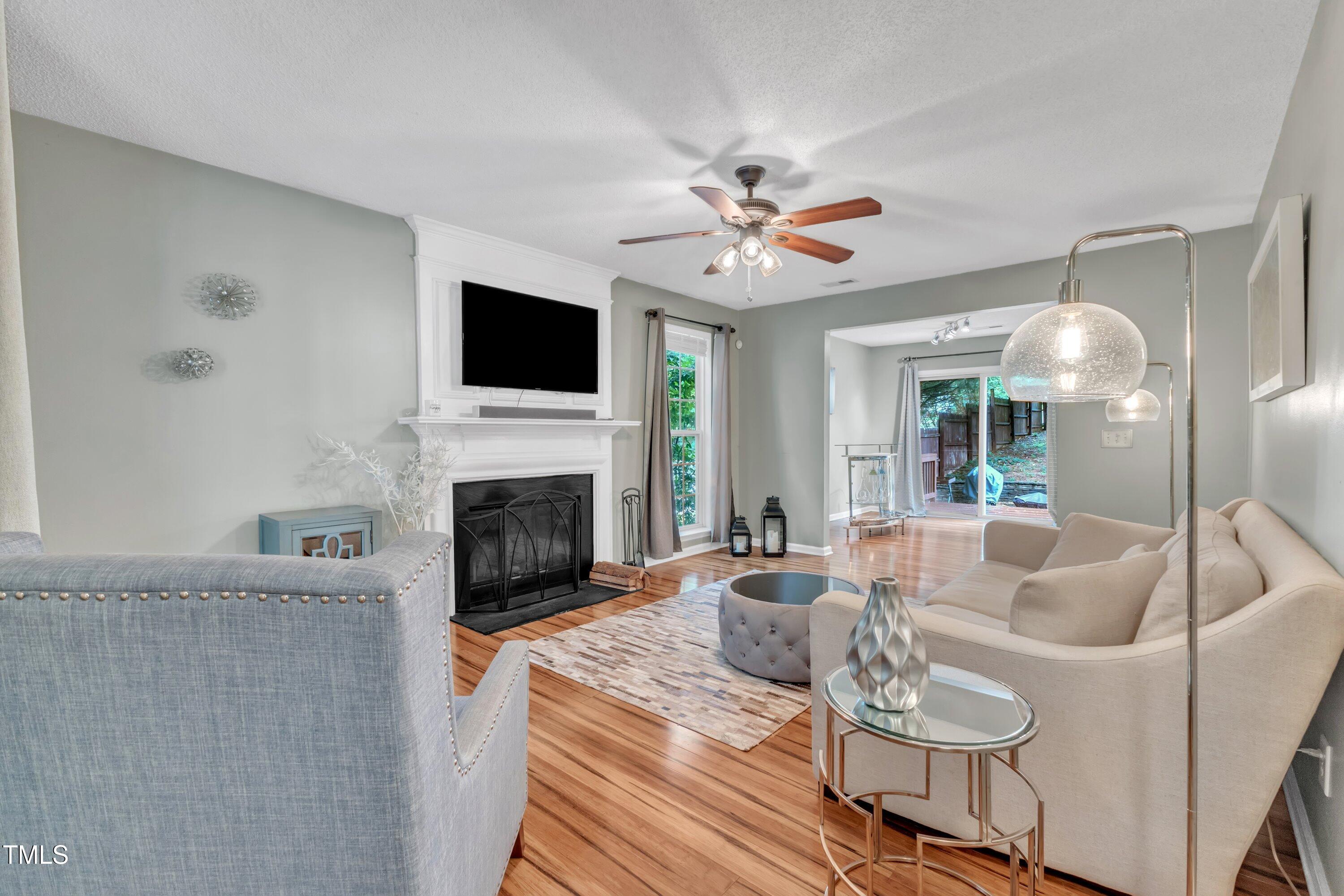 6828 Edwell Court