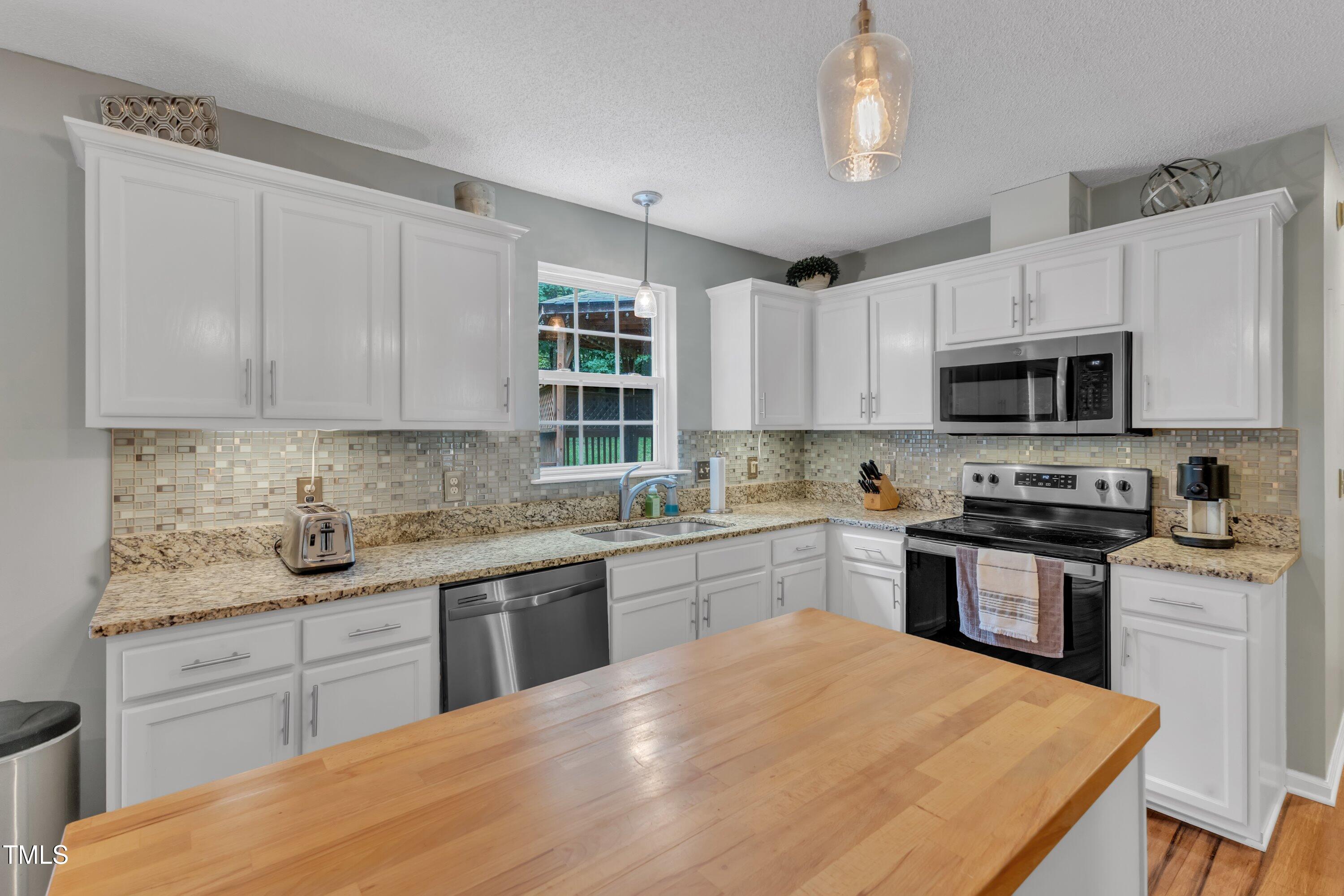6828 Edwell Court