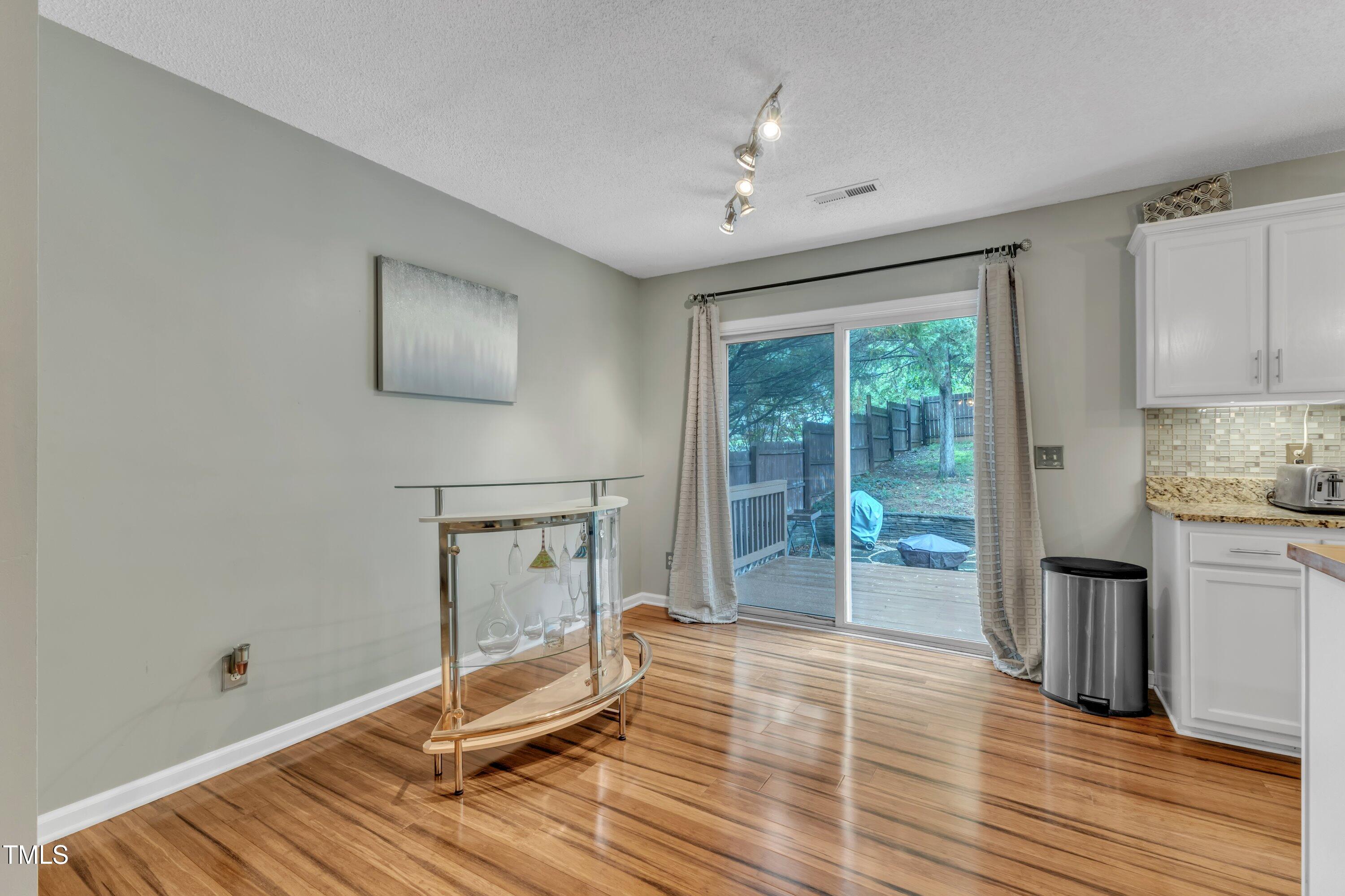 6828 Edwell Court
