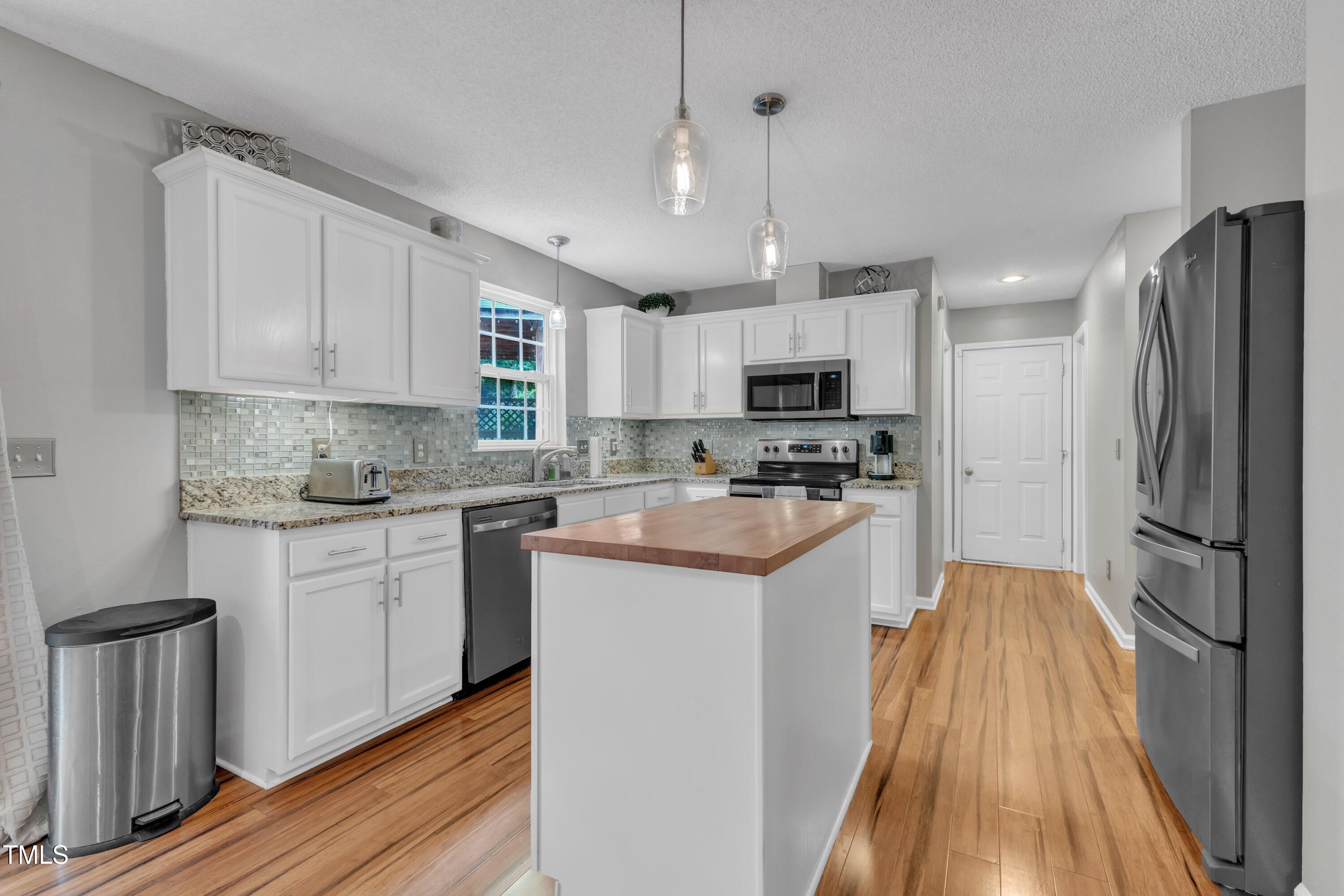 6828 Edwell Court