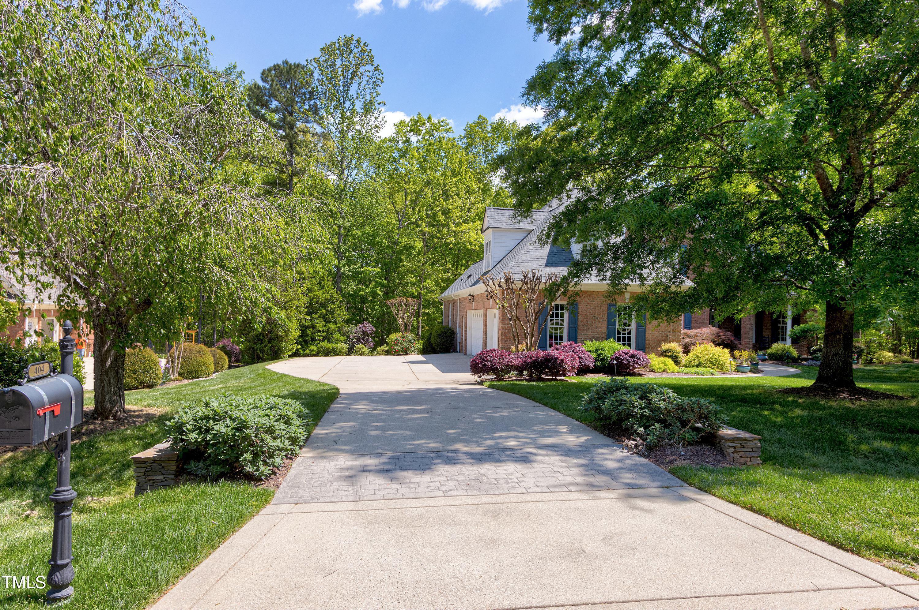 404 Settlecroft Lane