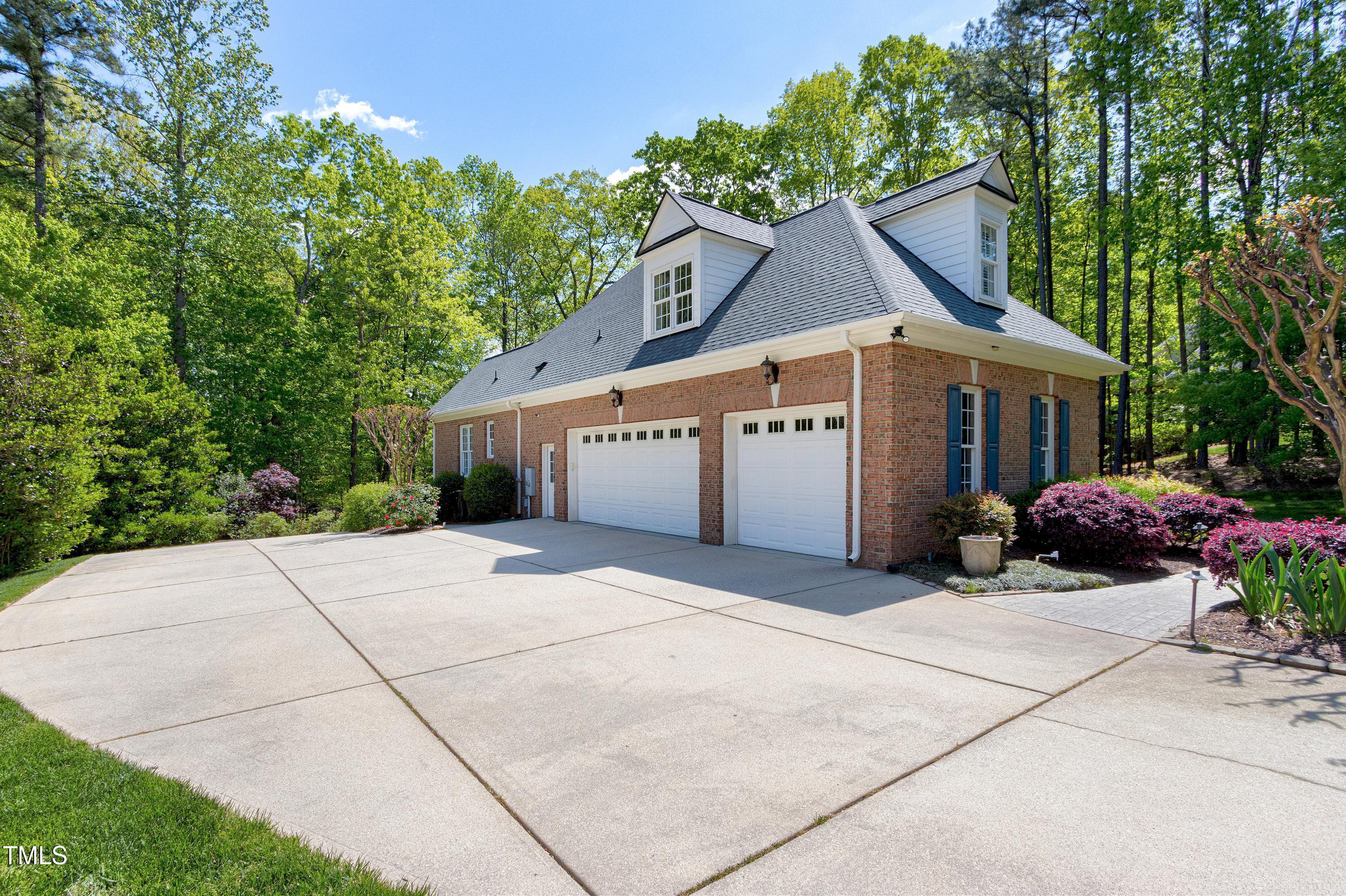 404 Settlecroft Lane