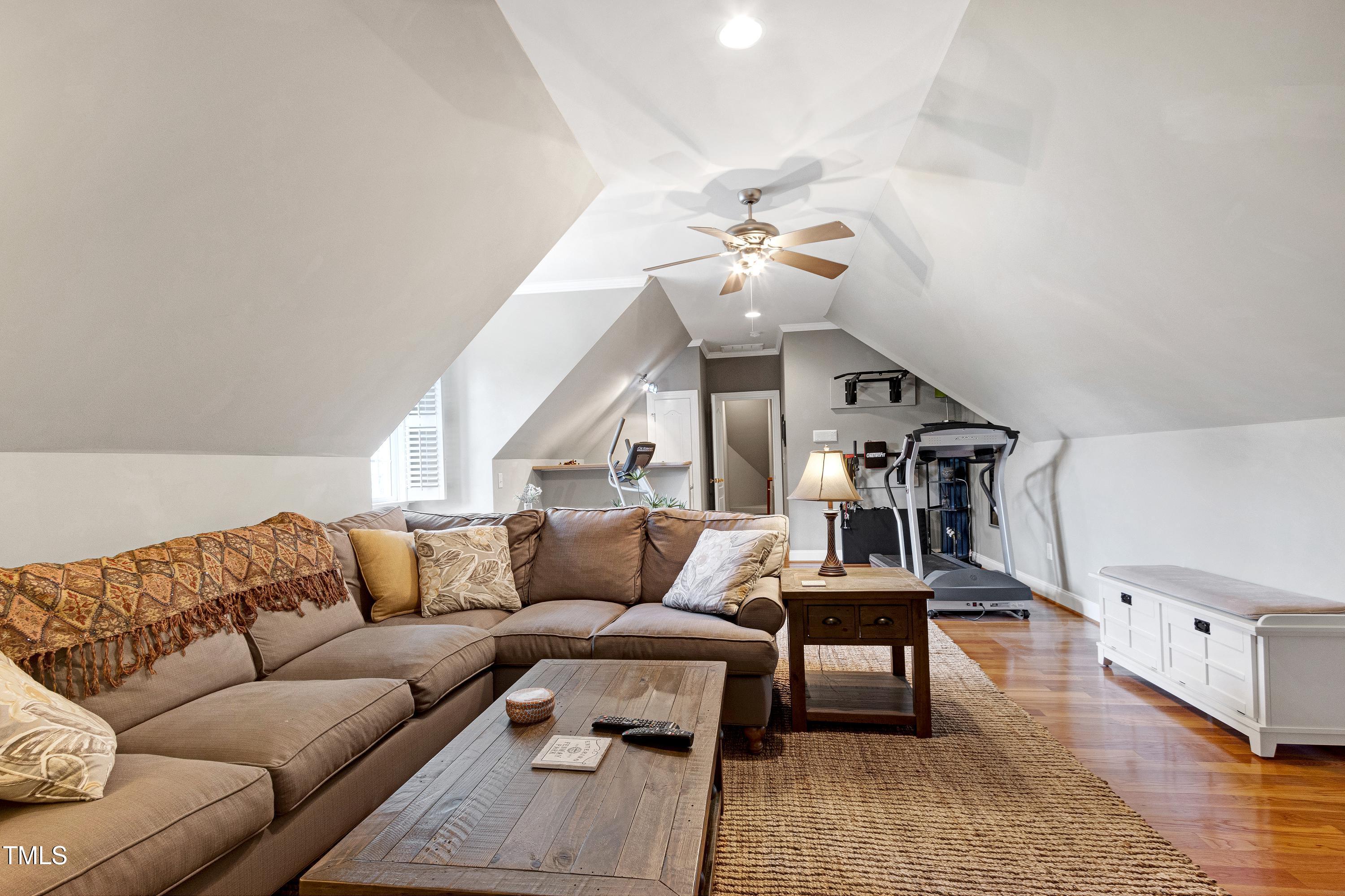 404 Settlecroft Lane