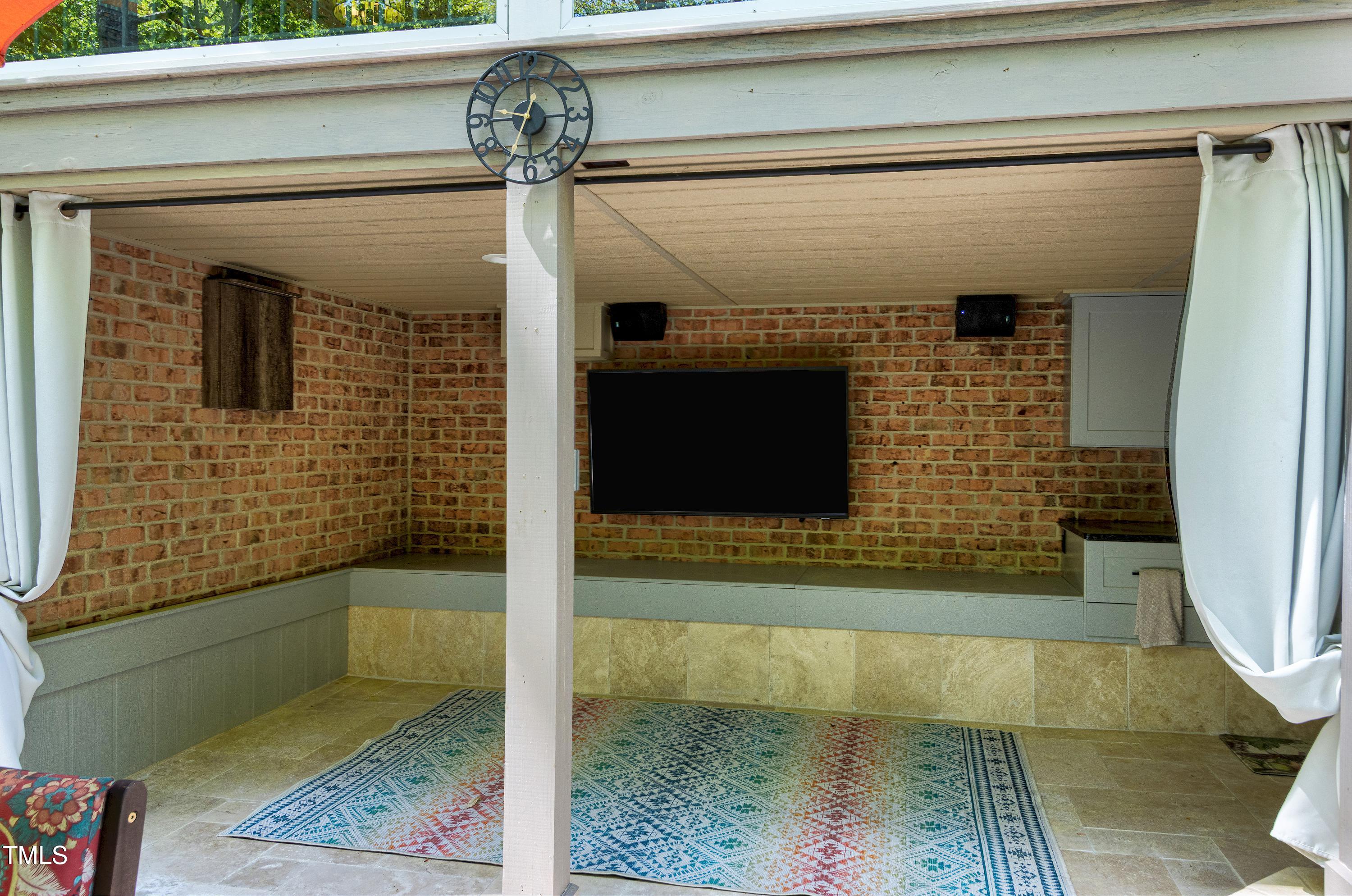 404 Settlecroft Lane