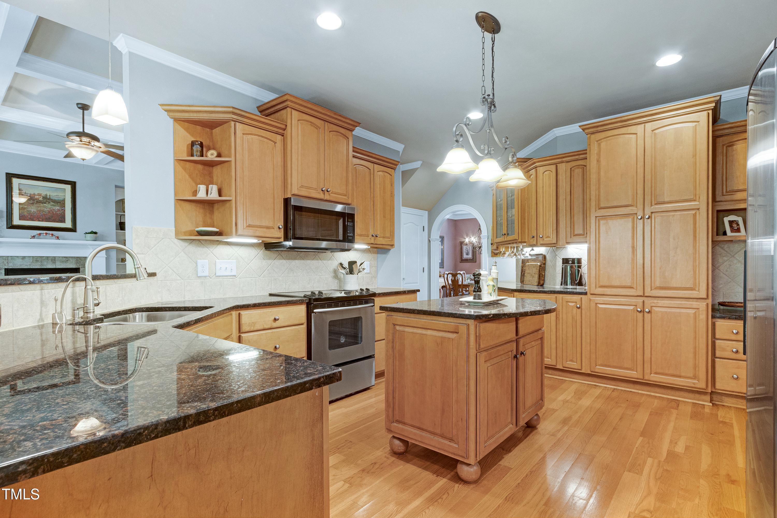 404 Settlecroft Lane