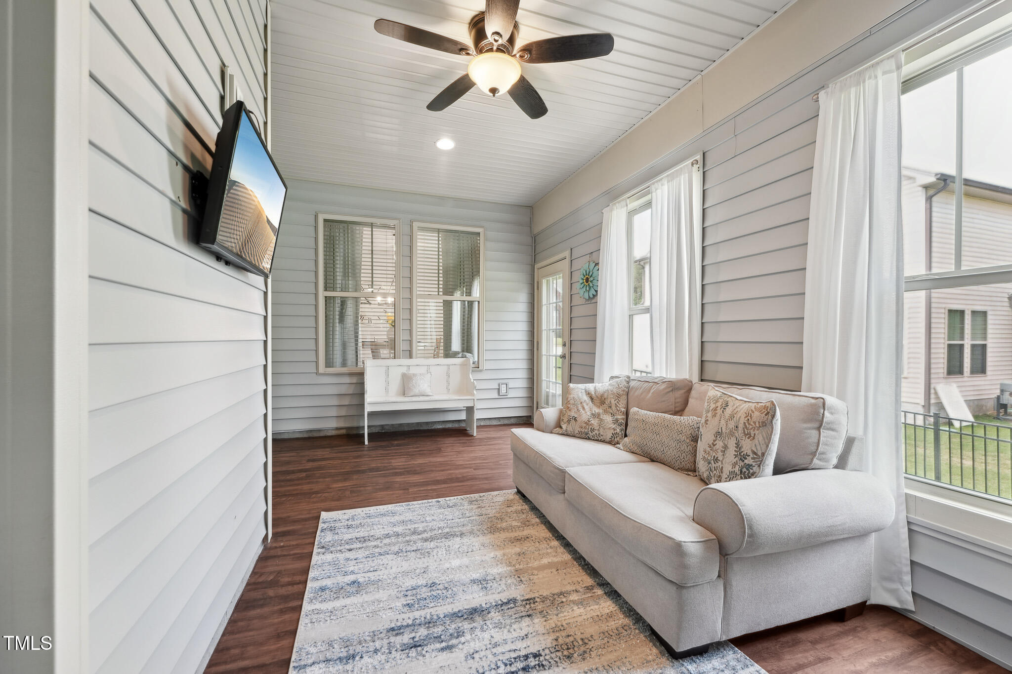475 Long View Drive