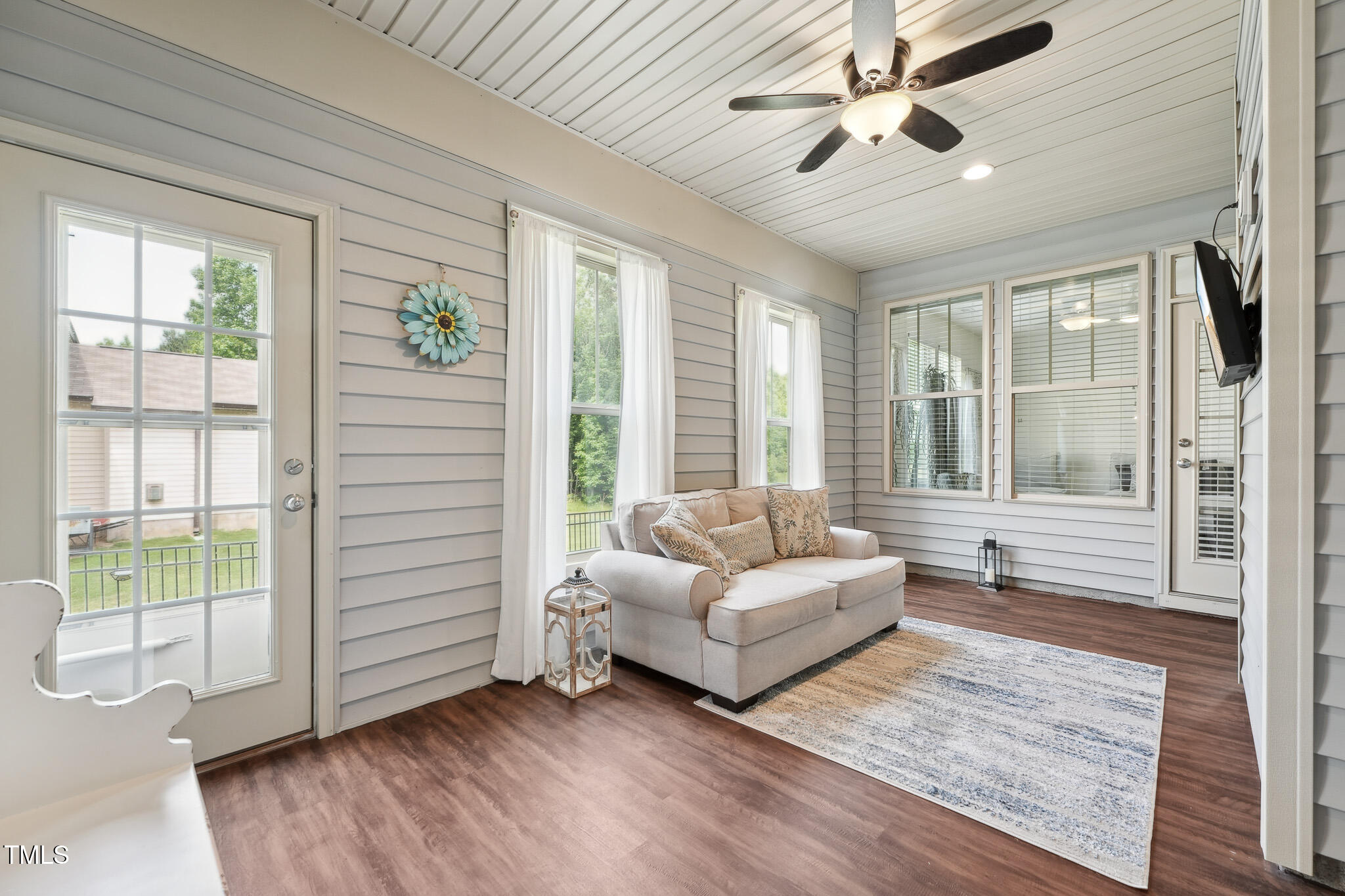 475 Long View Drive