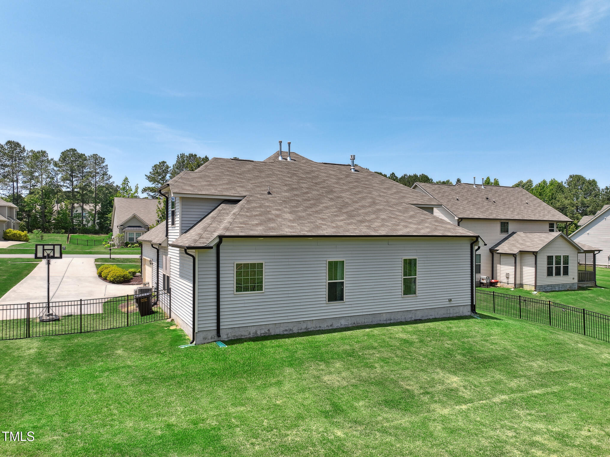 475 Long View Drive