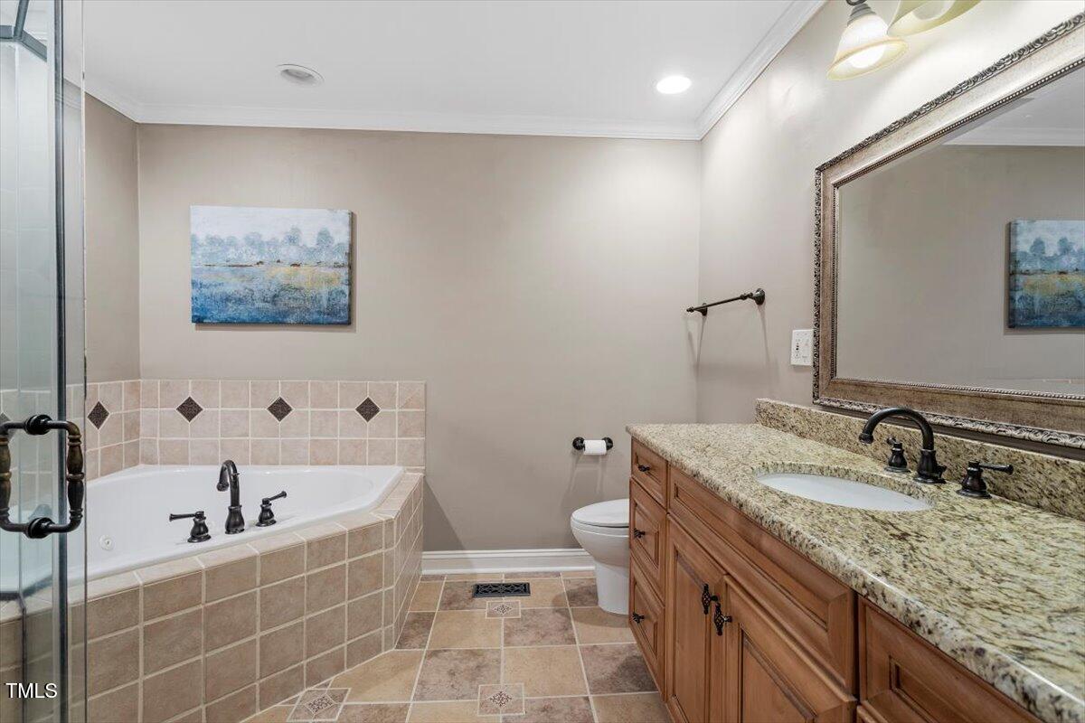 3720 Jamestown Cir