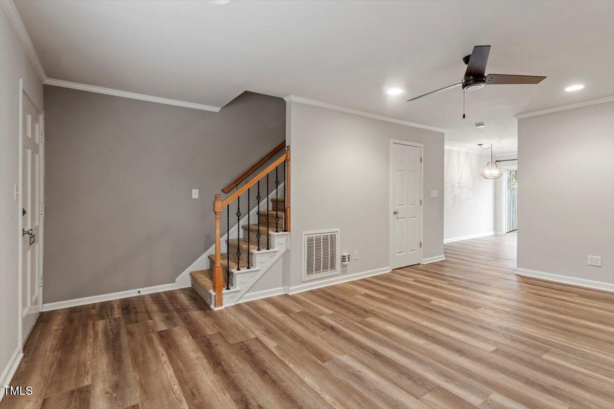 3720 Jamestown Cir