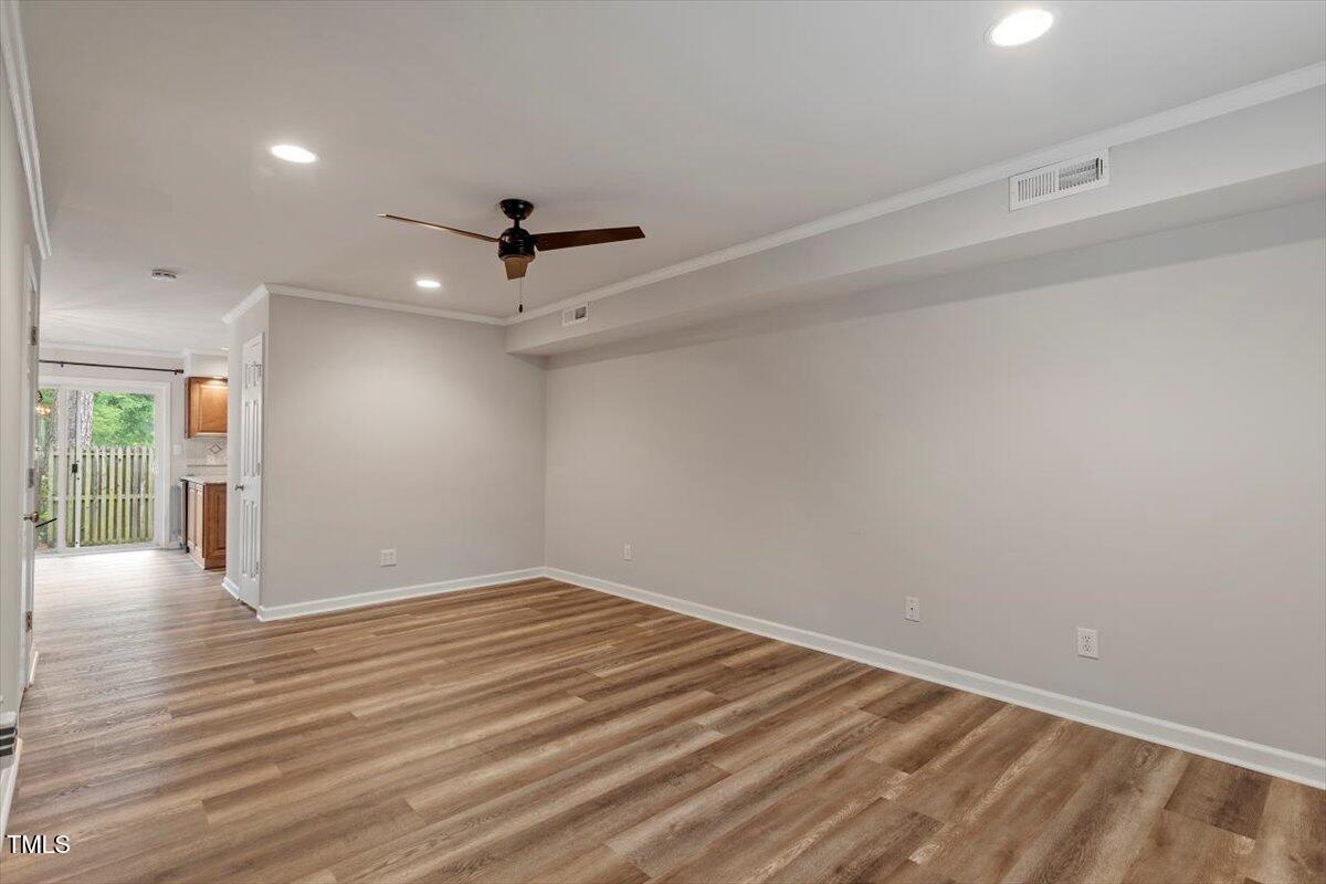 3720 Jamestown Cir