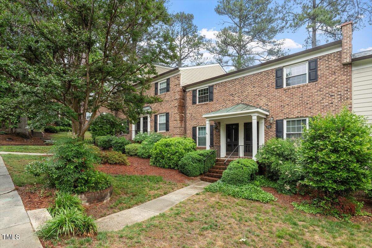 3720 Jamestown Cir