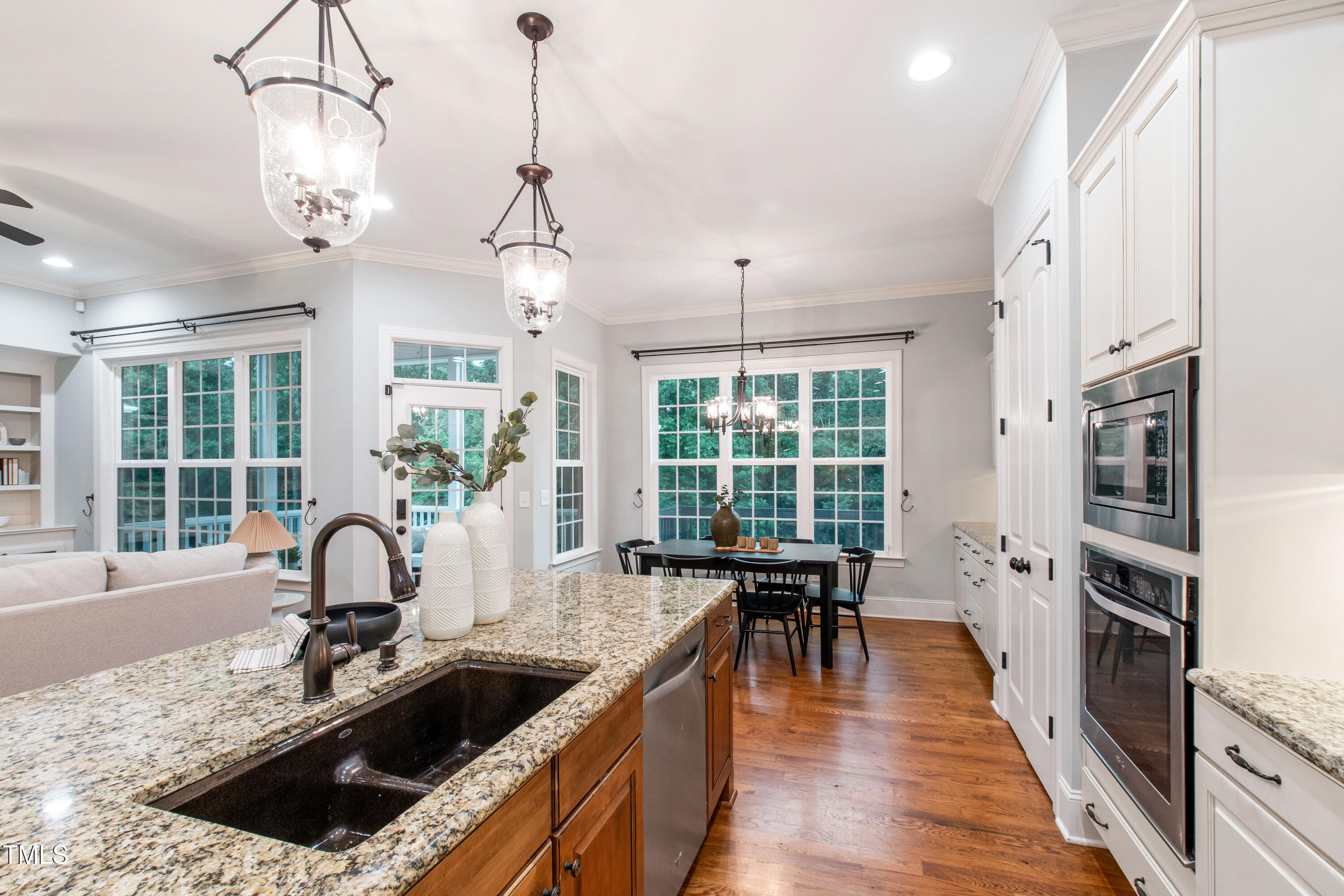 209 Sunset Bluffs Drive