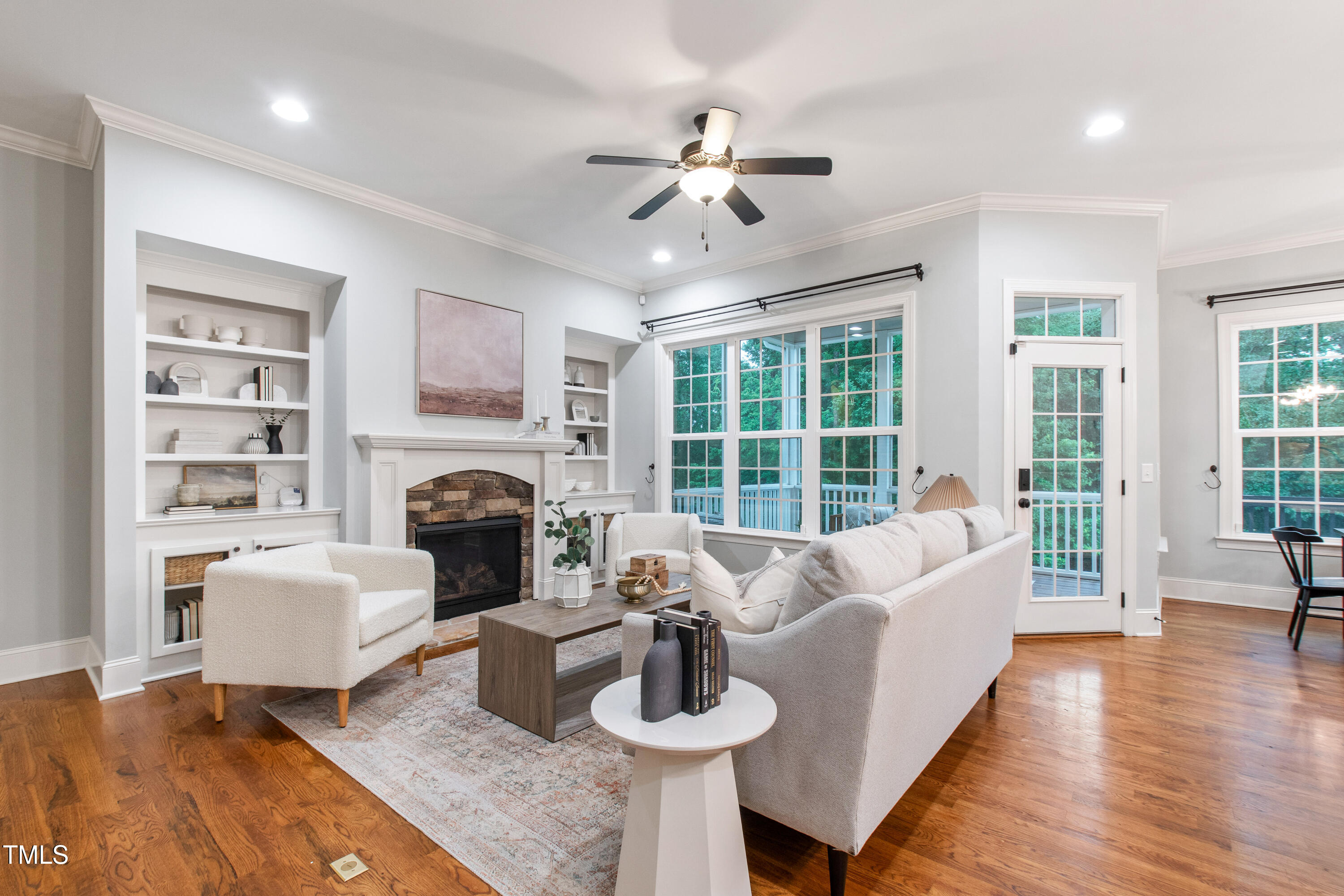 209 Sunset Bluffs Drive