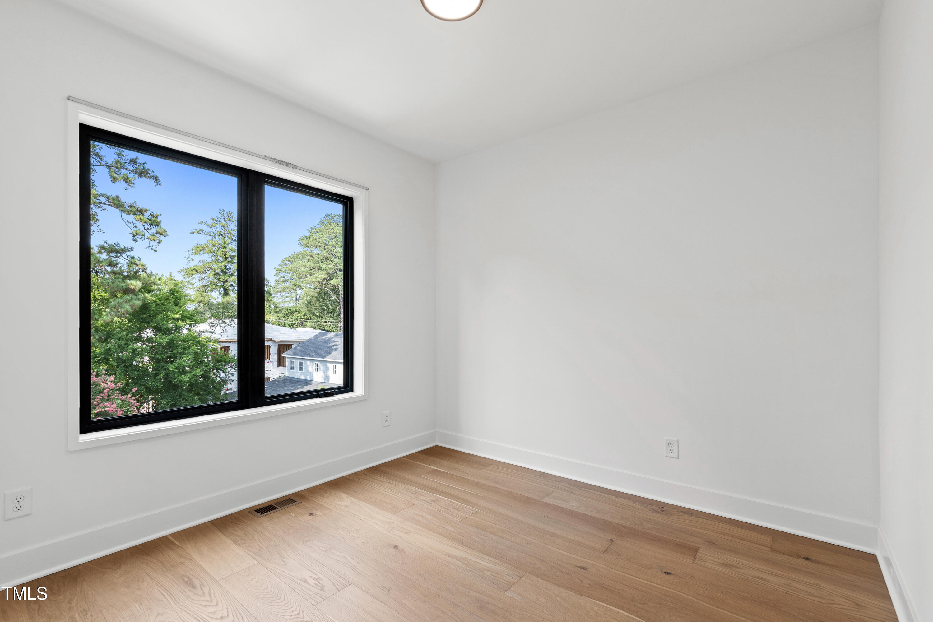 511 Edgecreek Court