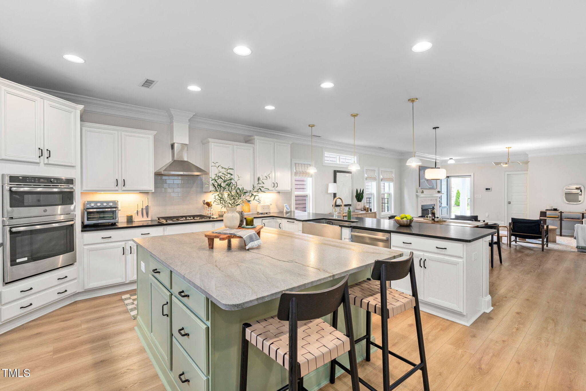 1344 Brown Velvet Lane