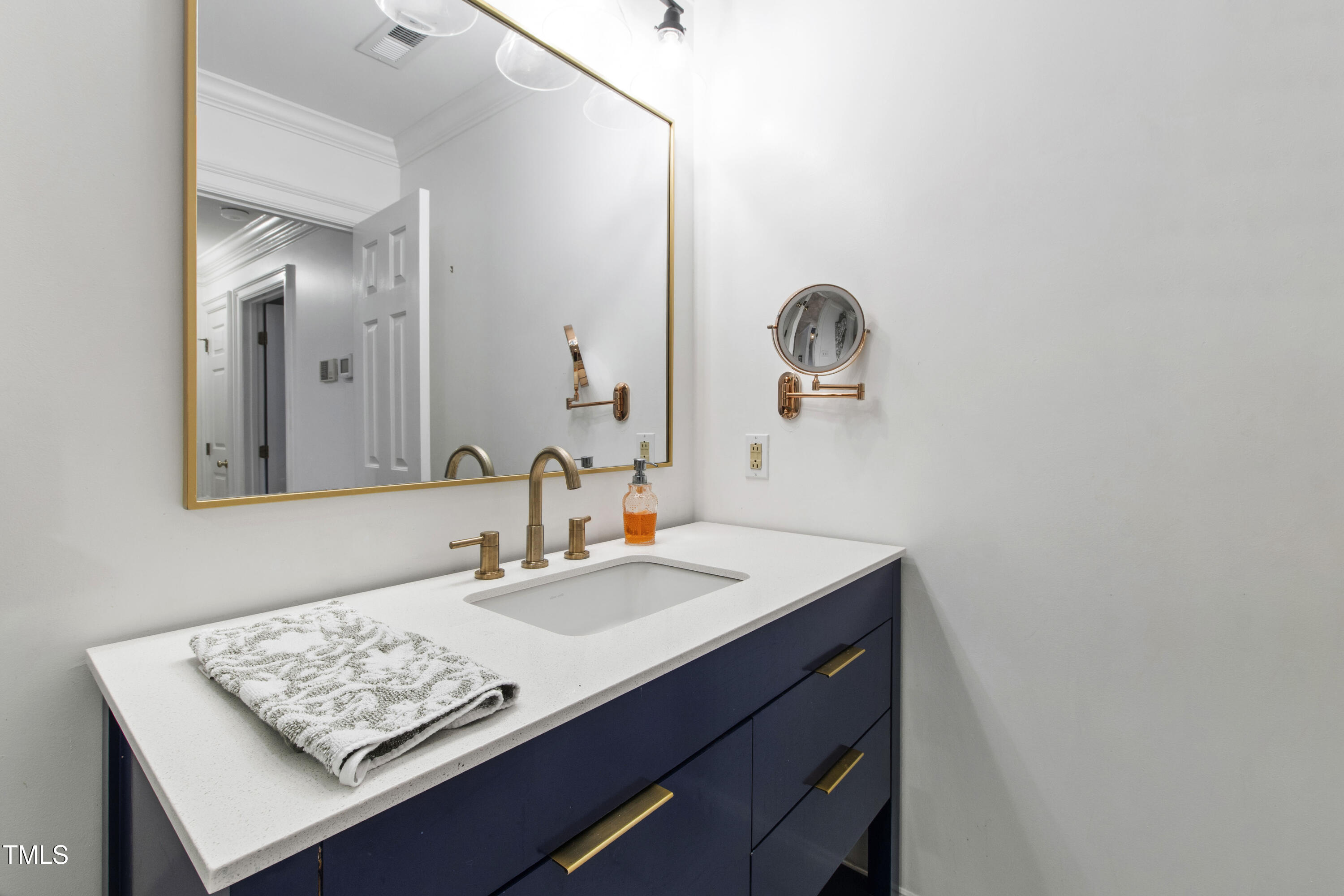 8609 Carriage Tour Lane