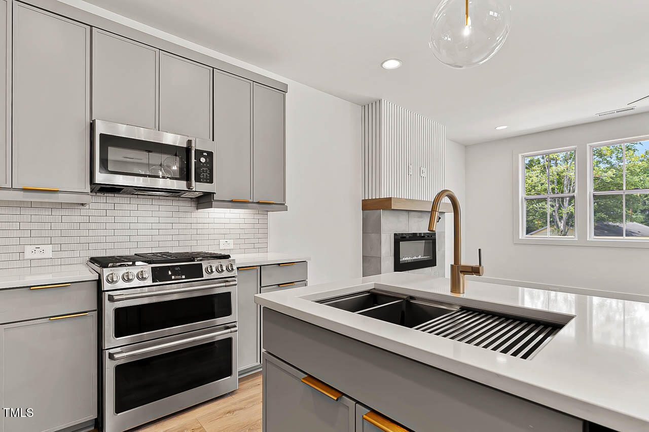 136 East End Avenue