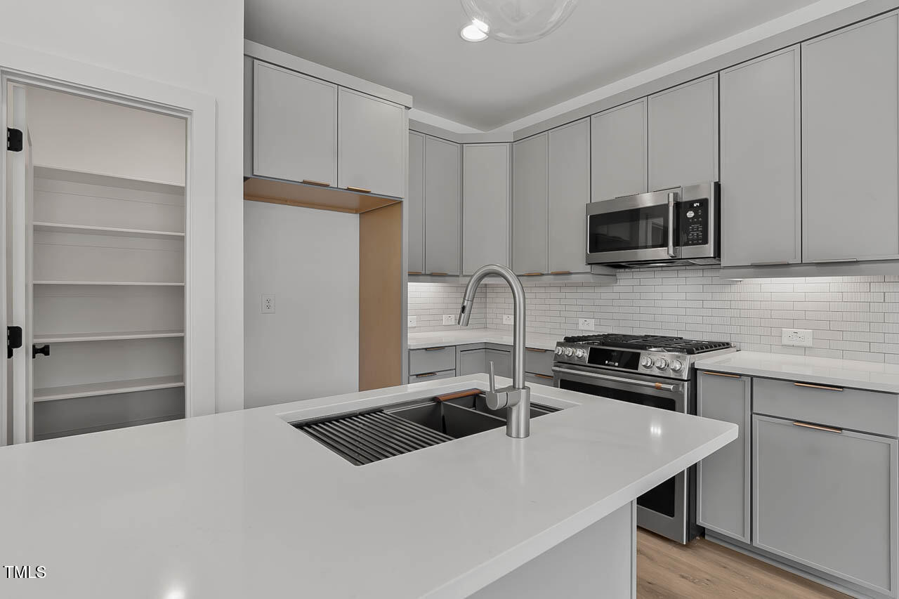 136 East End Avenue
