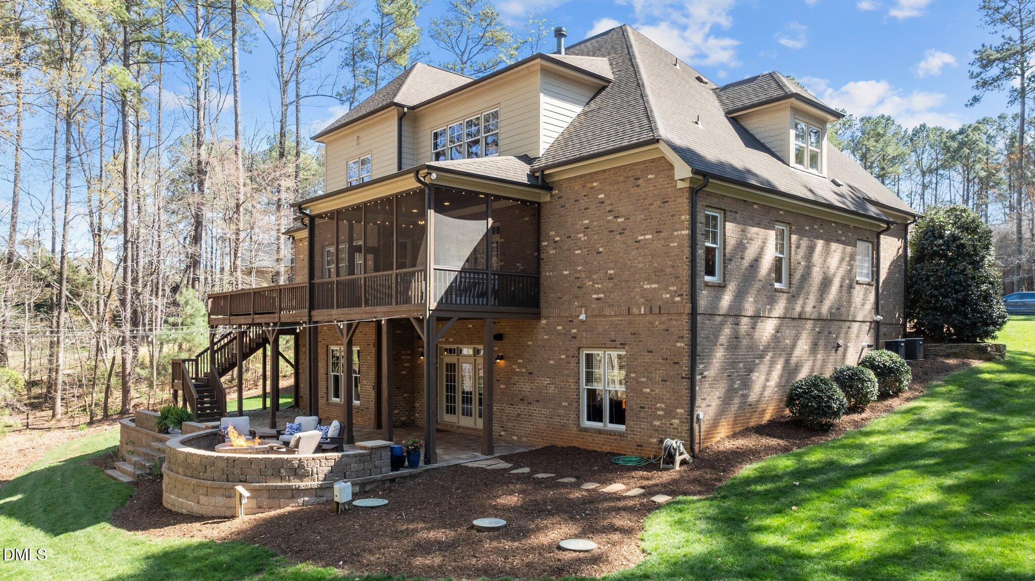 1009 High Trail Court