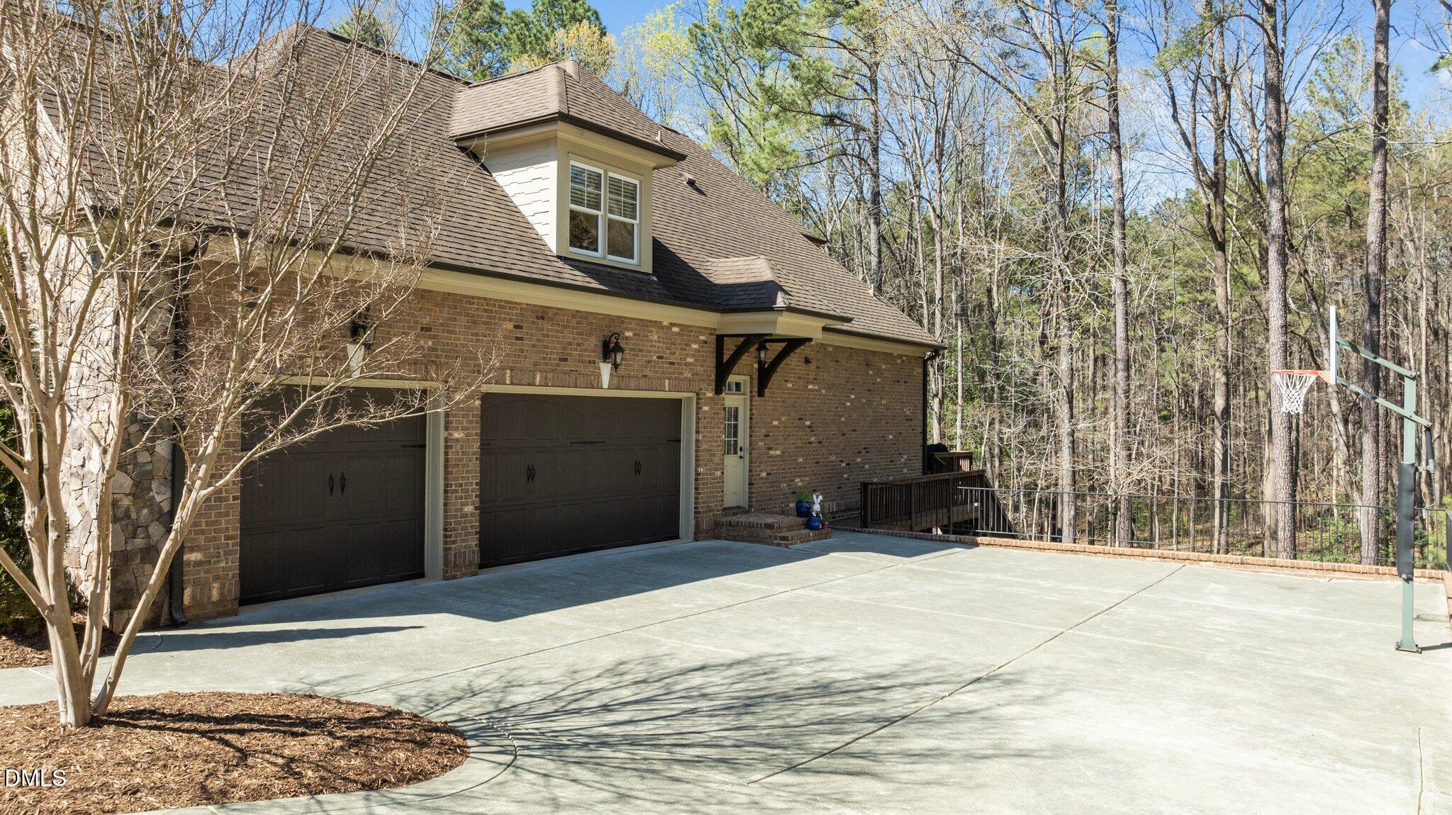 1009 High Trail Court