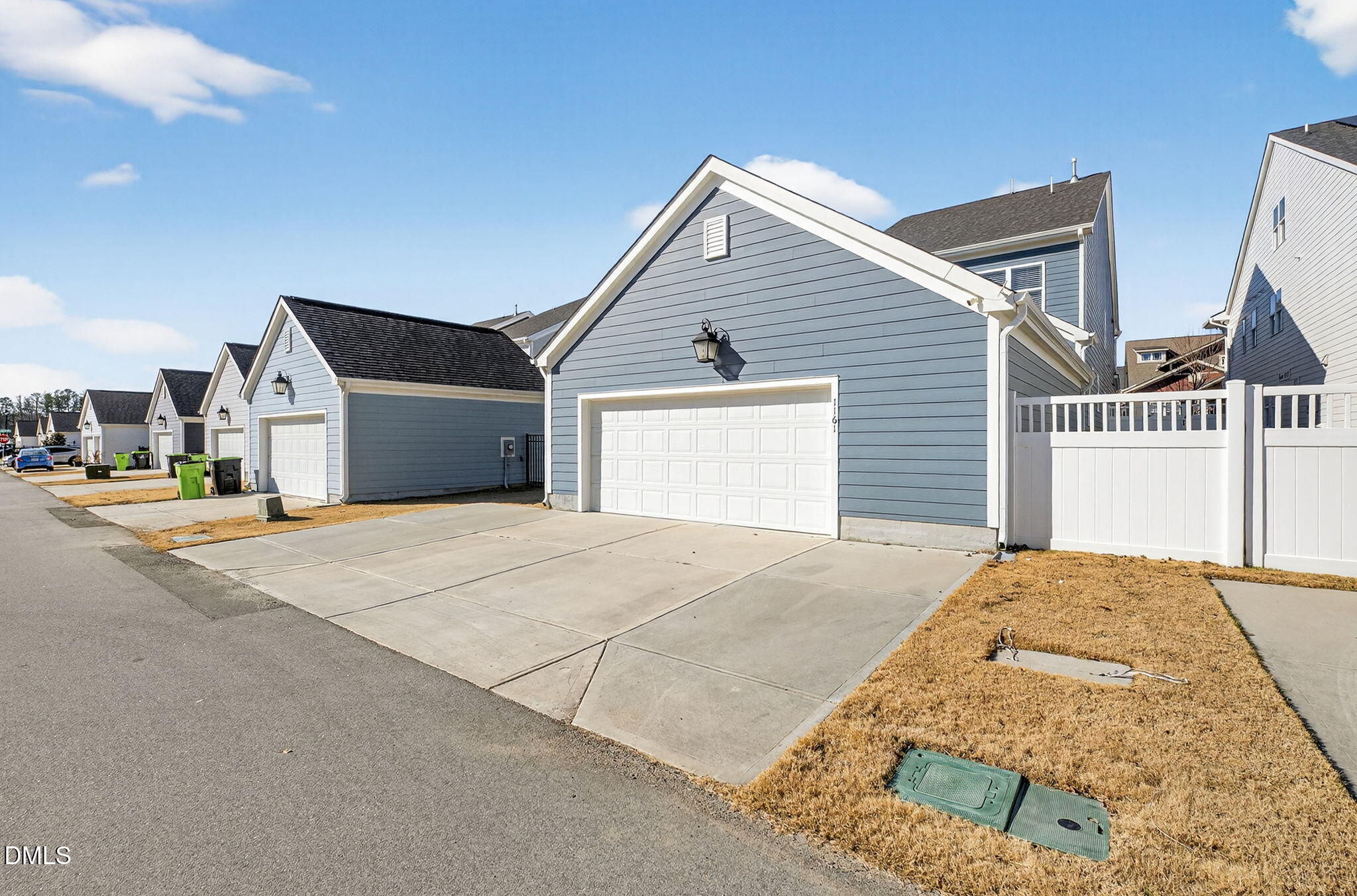 1161 Gloriosa Street