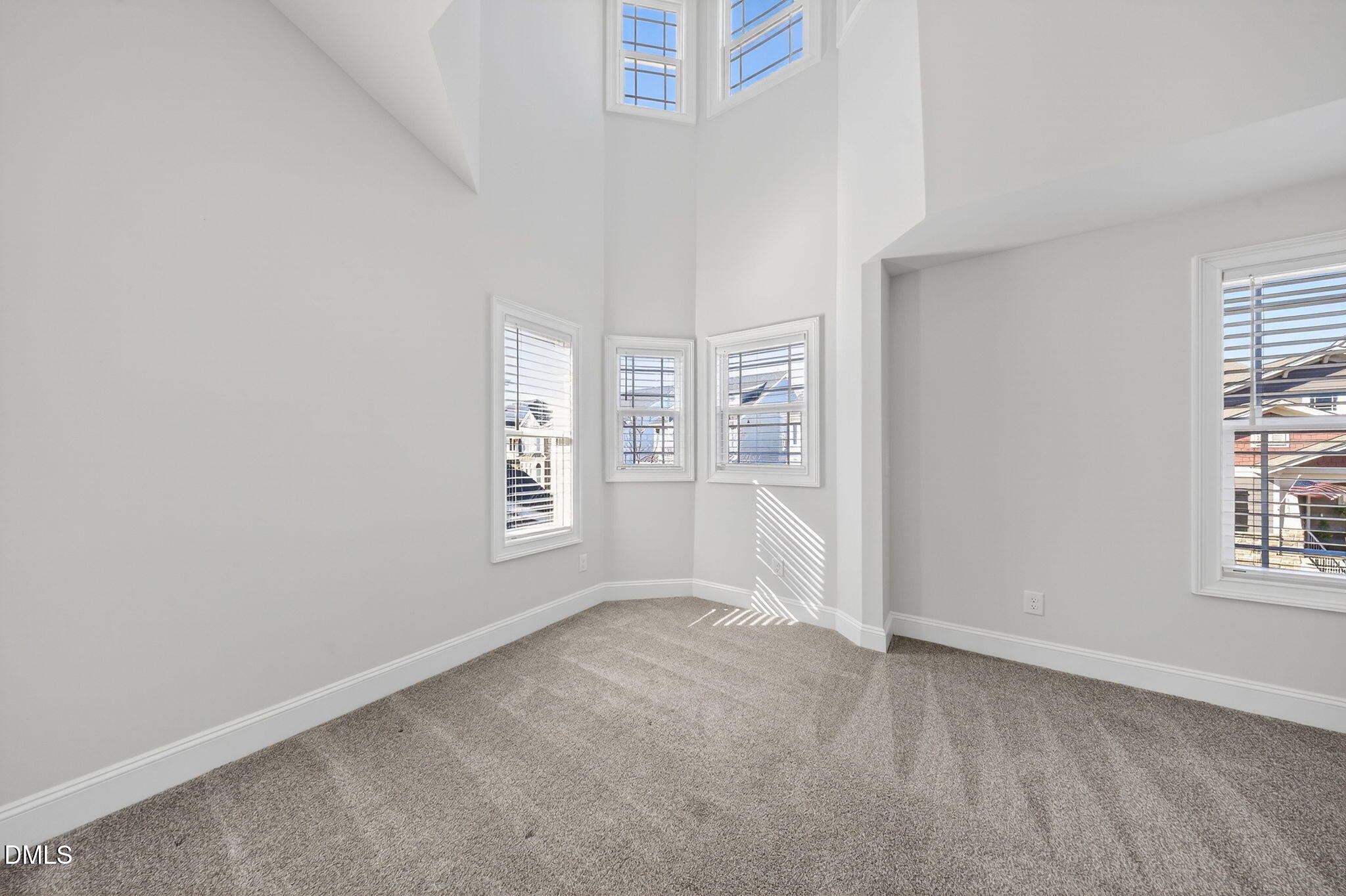 1161 Gloriosa Street