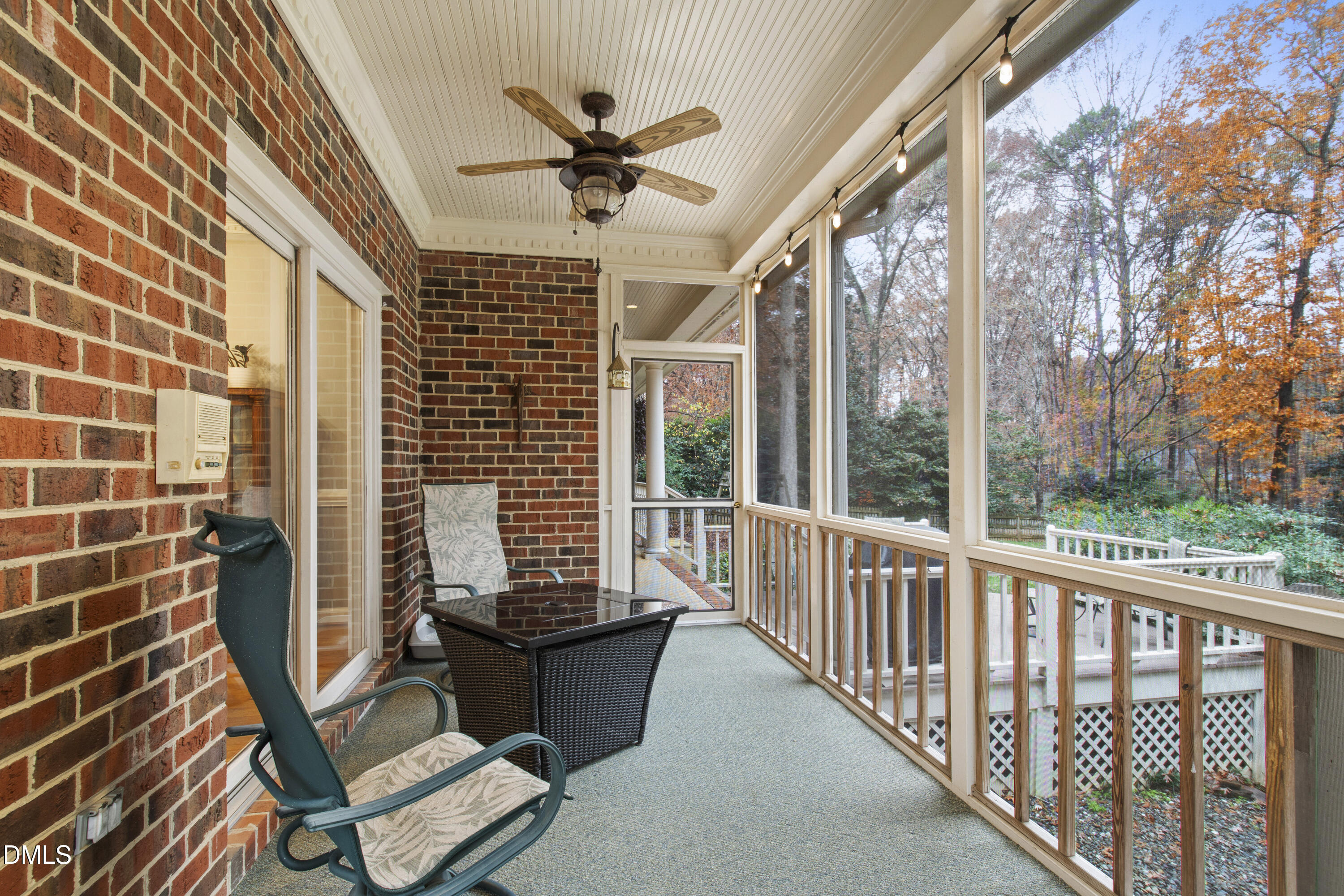 1220 Enchanted Oaks Dr