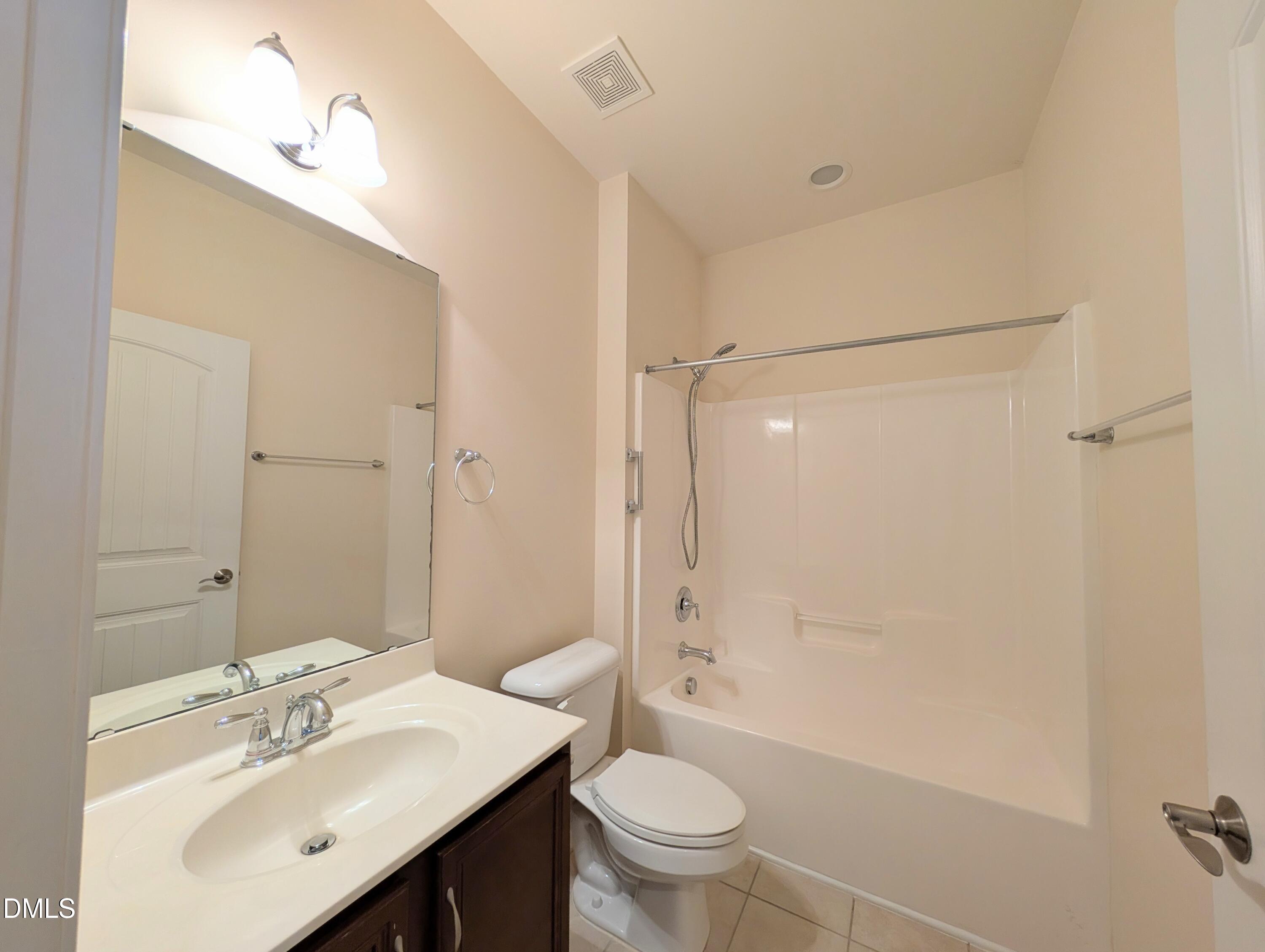 4612 Thorn Leaf Court